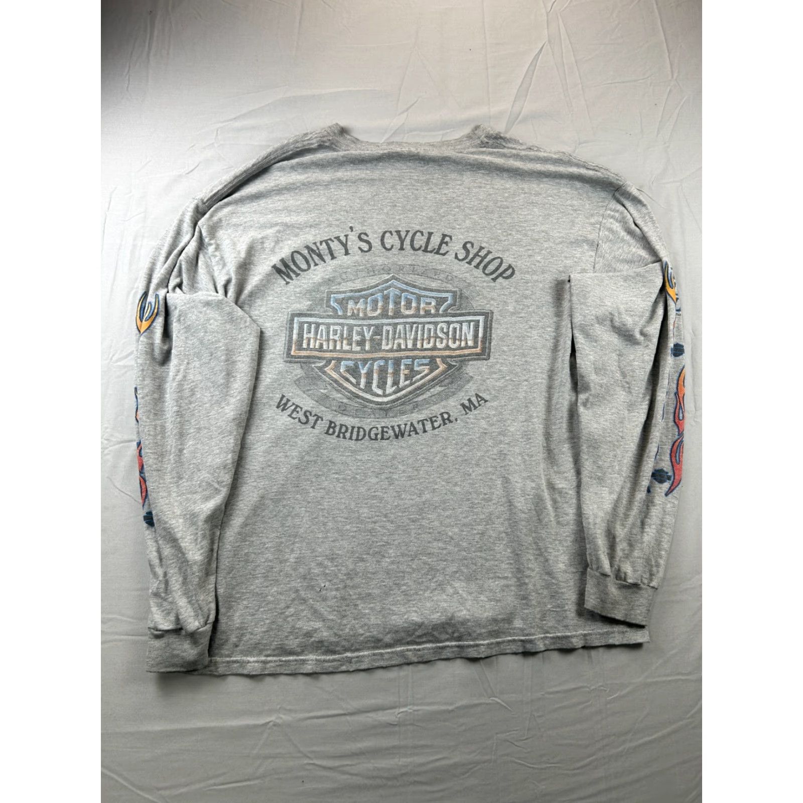 Harley Davidson VINTAGE Harley-Davidson XL Long Sleeve Hit Shirt Flame 100 Year Y2K Gray Mens XL Graphic Print Crew Neck Logo Decade 90s Brand Size US XL / EU 56 / 4 - 3 Thumbnail