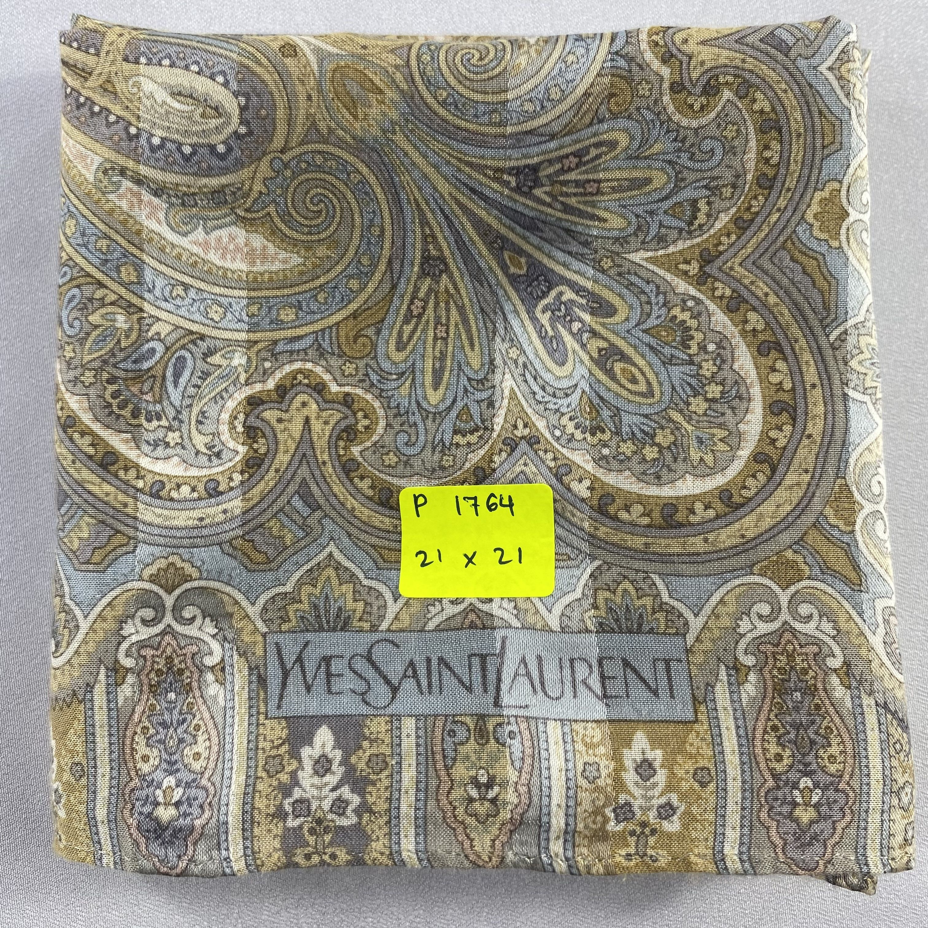 Vintage Yves Saint Laurent Bandana/ Handkerchief / Neckerchief-P1764 Size ONE SIZE - 5 Thumbnail