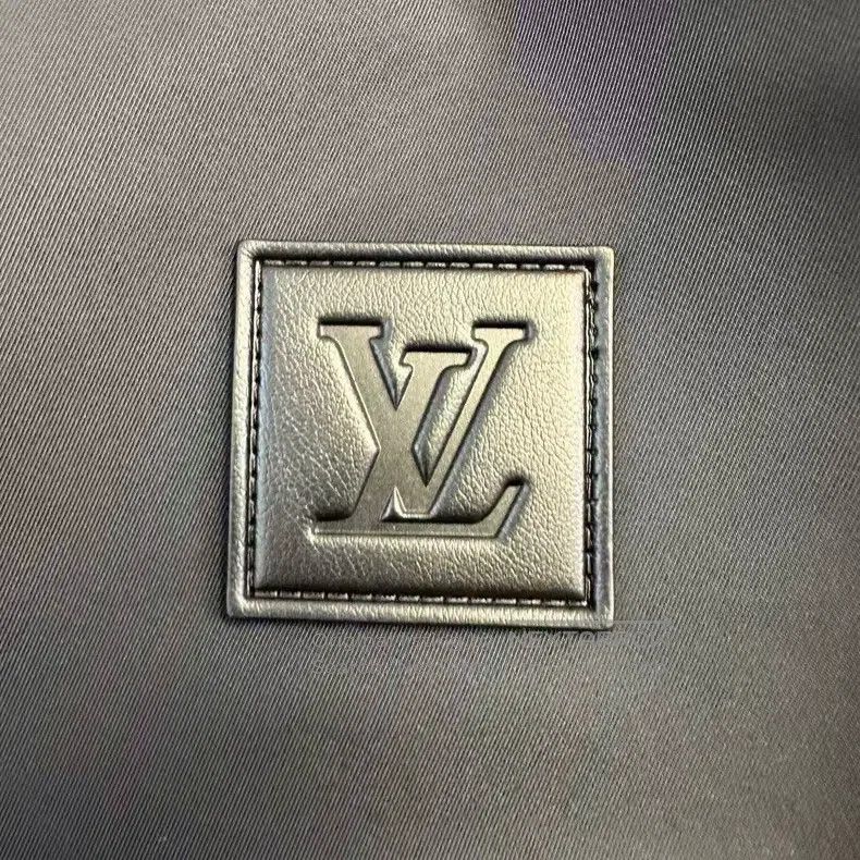 Louis Vuitton Louis Vuitton 25 New Leather Logo Reversible Jacket Size US S / EU 44-46 / 1 - 2 Thumbnail