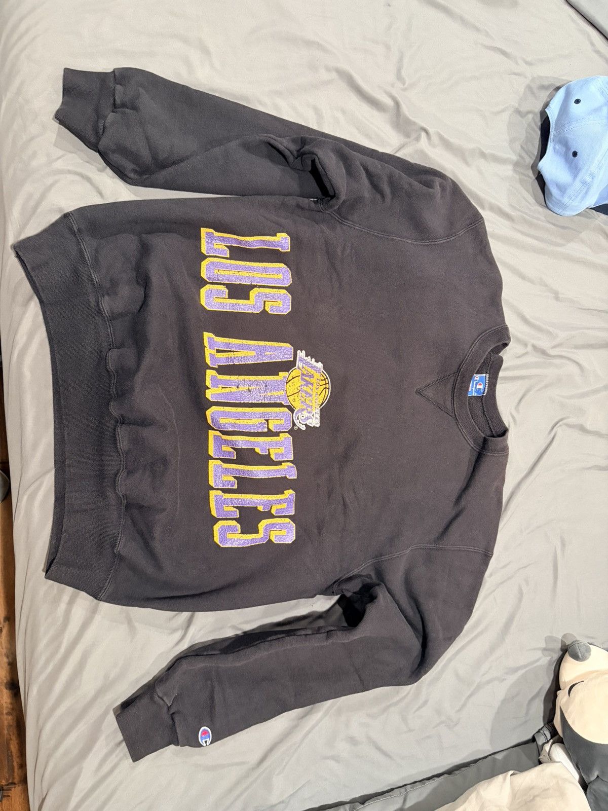 Champion Vintage Lakers Champion Sweatshirt XL Size US XL / EU 56 / 4 - 1 Thumbnail