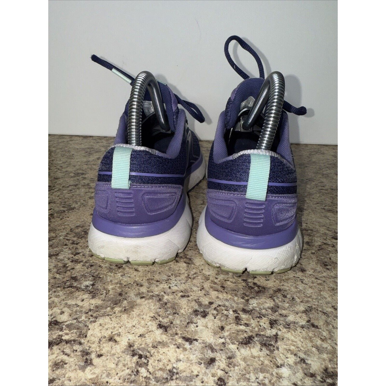 Brooks Brooks Transmit 3 Blue Ribbon Lavender Running Shoes Women 7 Size US 7 / IT 37 - 6 Thumbnail