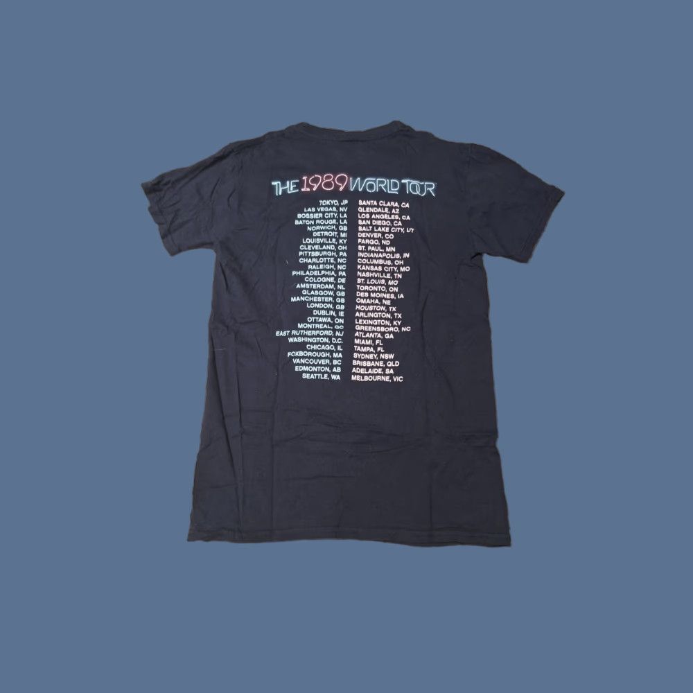 Gildan Taylor Swift 1989 Tour Concert Band Shirt S Unisex Adults Gildan Blue 2015 Nashville TN Vance Joy Mens Womens Boys Girls Size US S / EU 44-46 / 1 - 1 Thumbnail