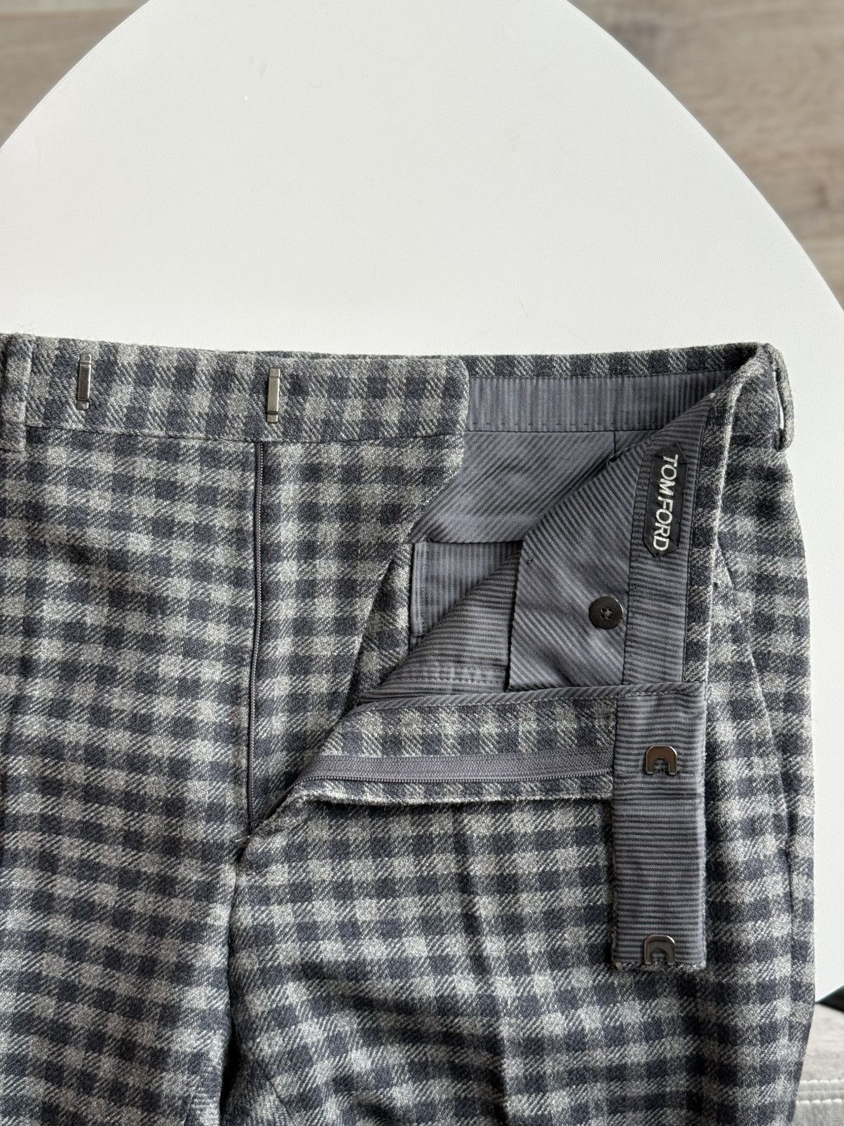 Tom Ford Tom Ford Grey Silk / Wool Tailored Straight Leg Trousers Size US 34 / EU 50 - 11 Thumbnail