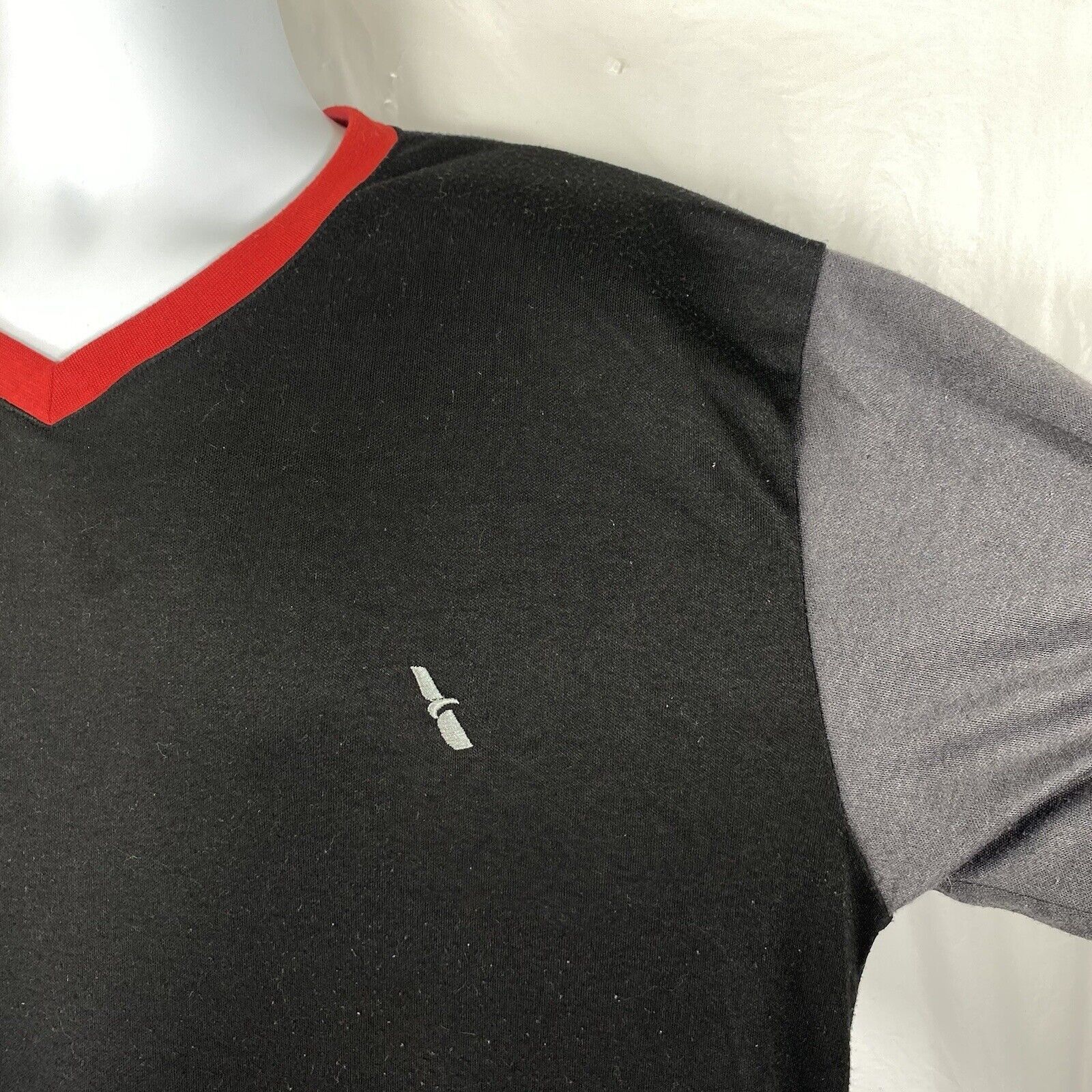 Other American Airlines V-Neck Lightweight Logo T Shirt Size US M / EU 48-50 / 2 - 3 Thumbnail
