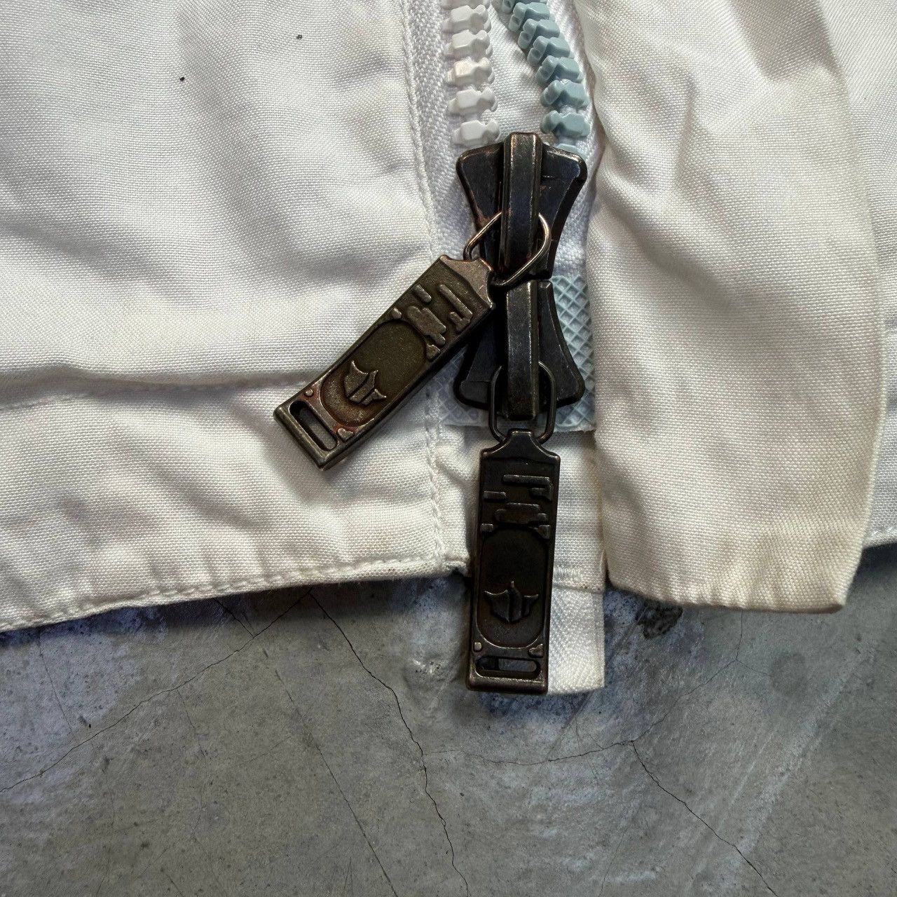 Maharishi Maharishi White Zip Shirt Embroidered Leaf Design Size US S / EU 44-46 / 1 - 8 Thumbnail