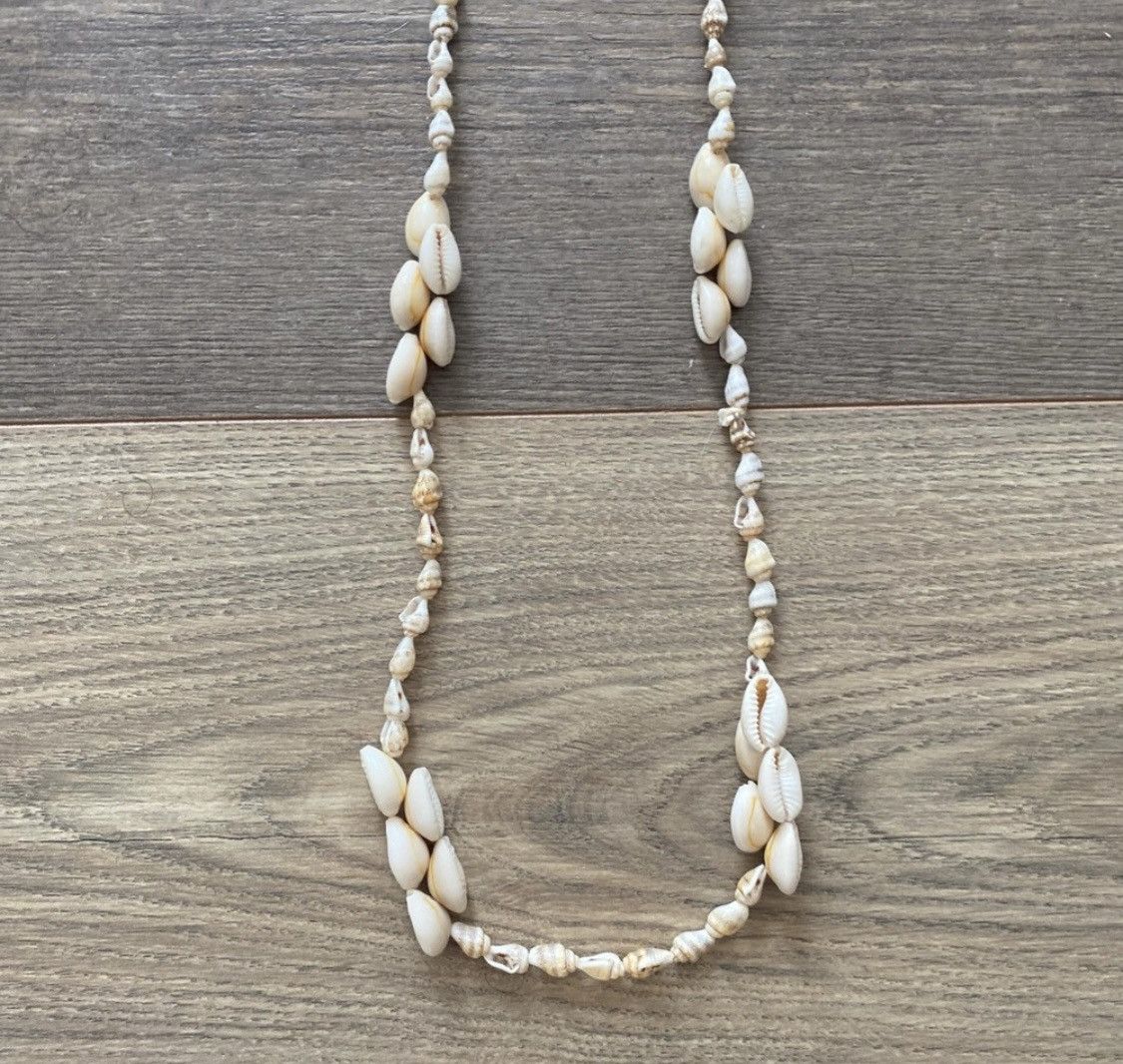 Vintage VINTAGE LONG NATURAL COWRIE SEASHELL NECKLACE Size ONE SIZE - 5 Thumbnail
