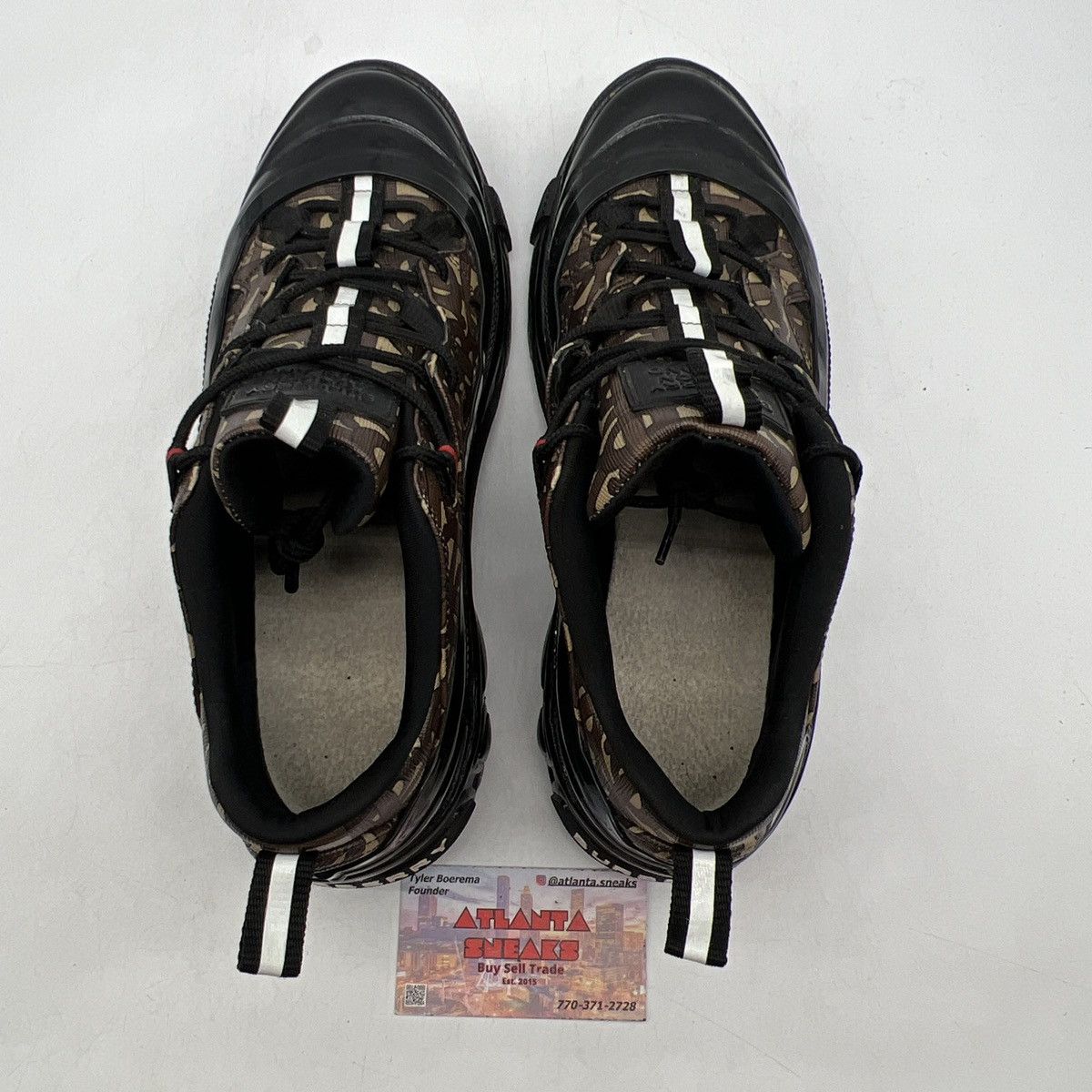 Burberry Burberry Arther monogram print e-canvas Wmns Size US 8.5 / EU 41-42 - 6 Thumbnail