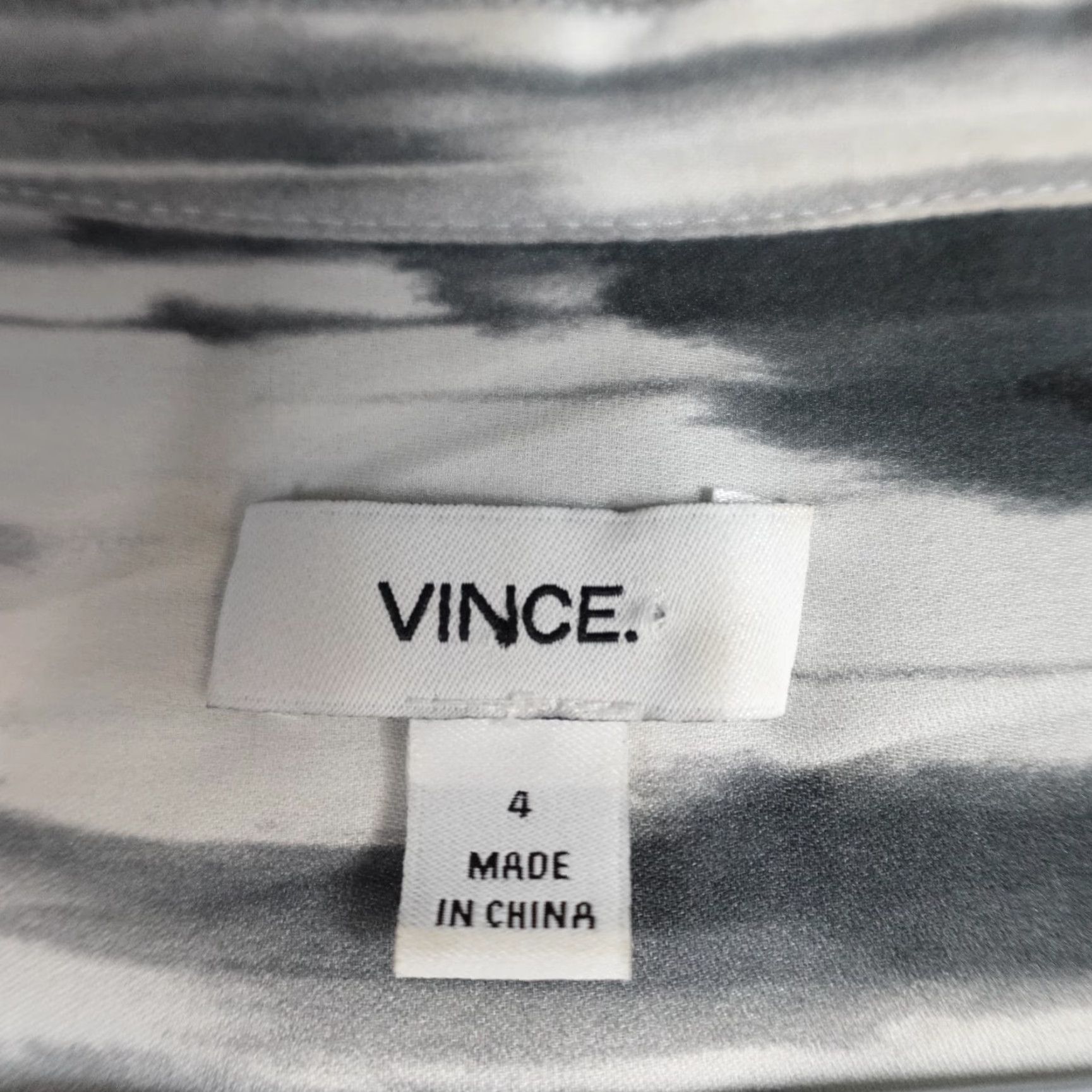 Vince Vince Shirt Blouse White M Silk 100% Abstract Band Collar Long Sleeve V-Neck Womens Shirt Size M / US 6-8 / IT 42-44 - 2 Thumbnail