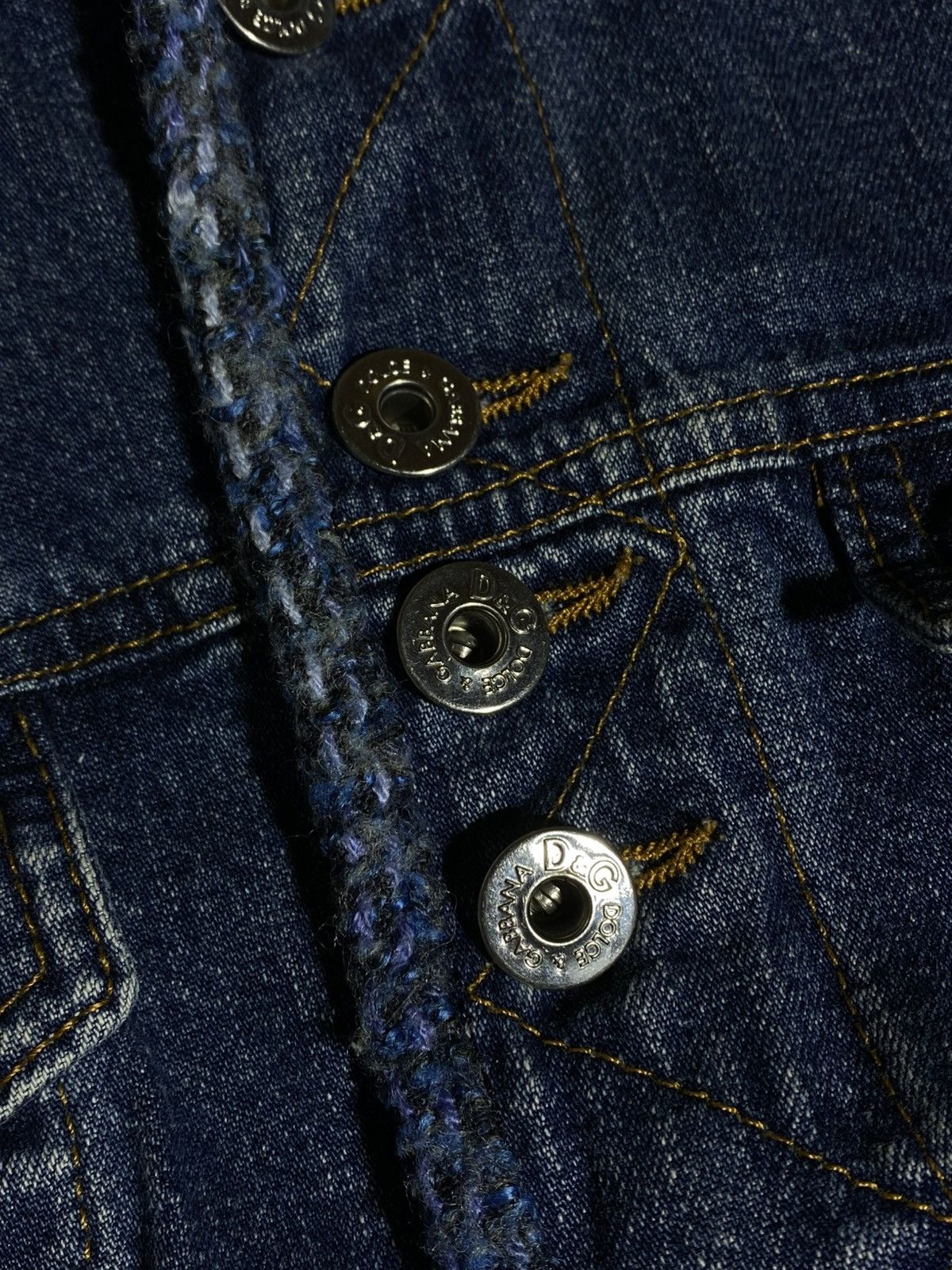 Dolce & Gabbana Dolce & Gabbana Button Down Tweed Detail Denim Jacket Size XS / US 0-2 / IT 36-38 - 14 Thumbnail