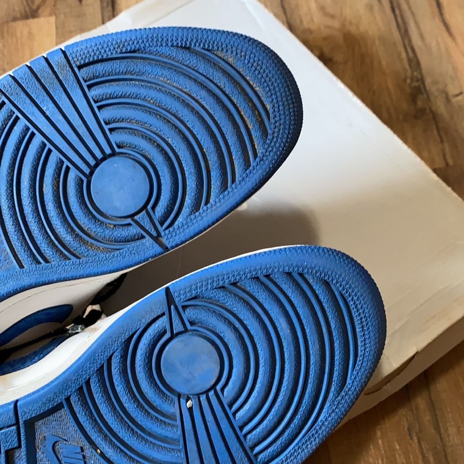 Jordan Brand 2014 Jordan 1 retro low white sport blue elephant print Size US 9.5 / EU 42-43 - 8 Thumbnail