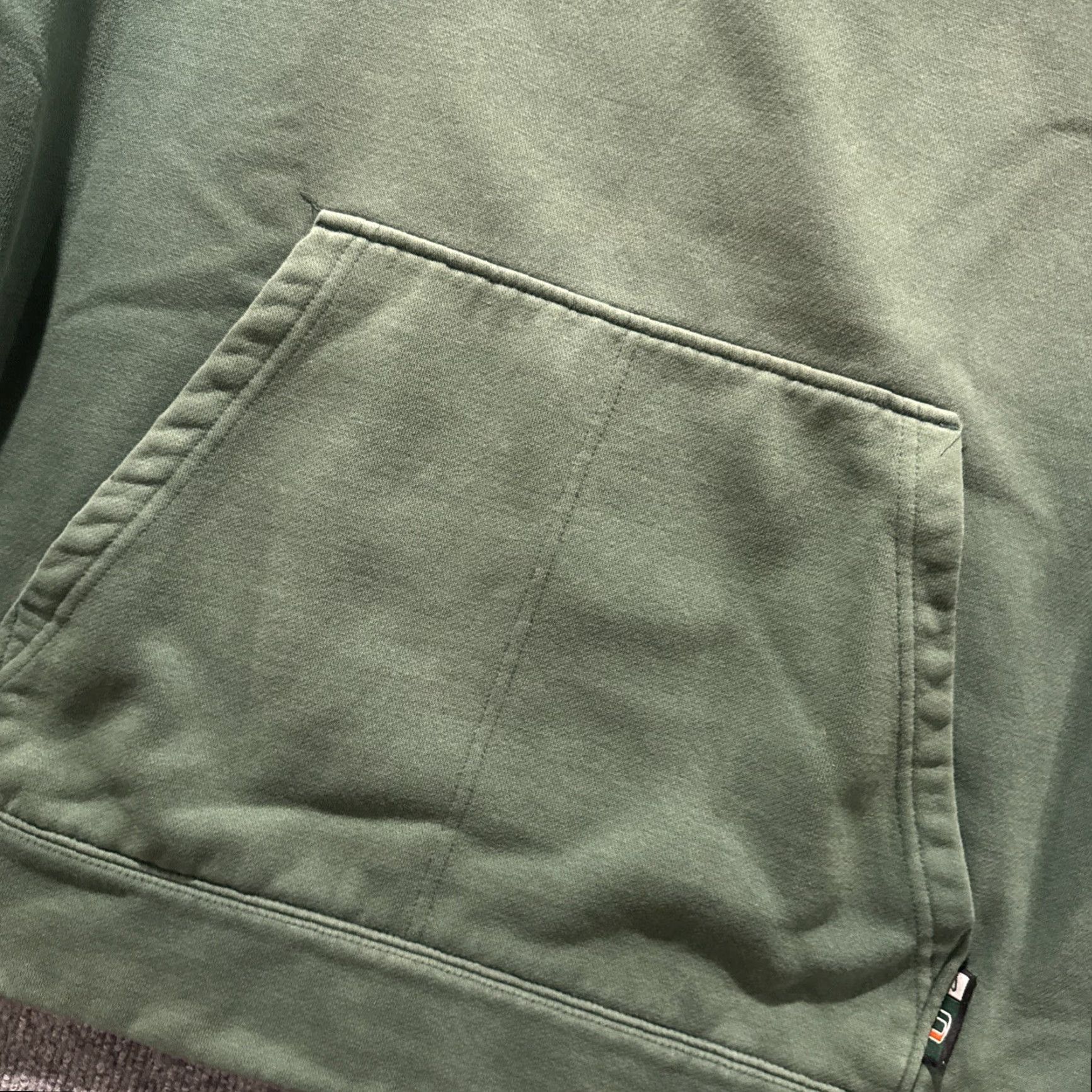 Nike VINTAGE Miami Hurricanes Nike Center Swoosh Faded Green Hoodie Men's Size L Green Pullover Mens L Size US L / EU 52-54 / 3 - 6 Thumbnail