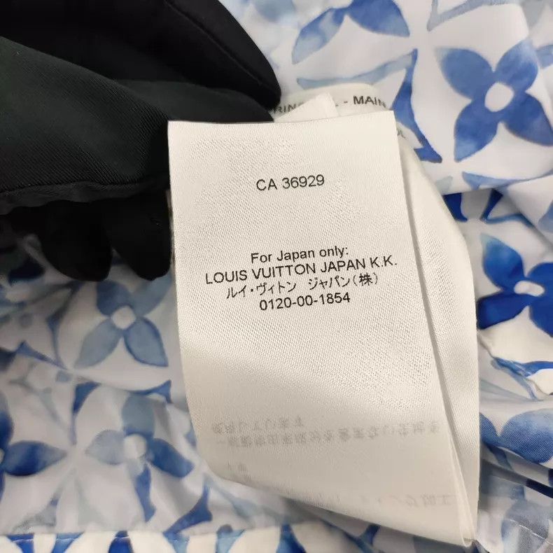 Louis Vuitton Louis Vuitton Full logo sunscreen jacket Size XXS / US 00 / IT 34 - 9 Thumbnail