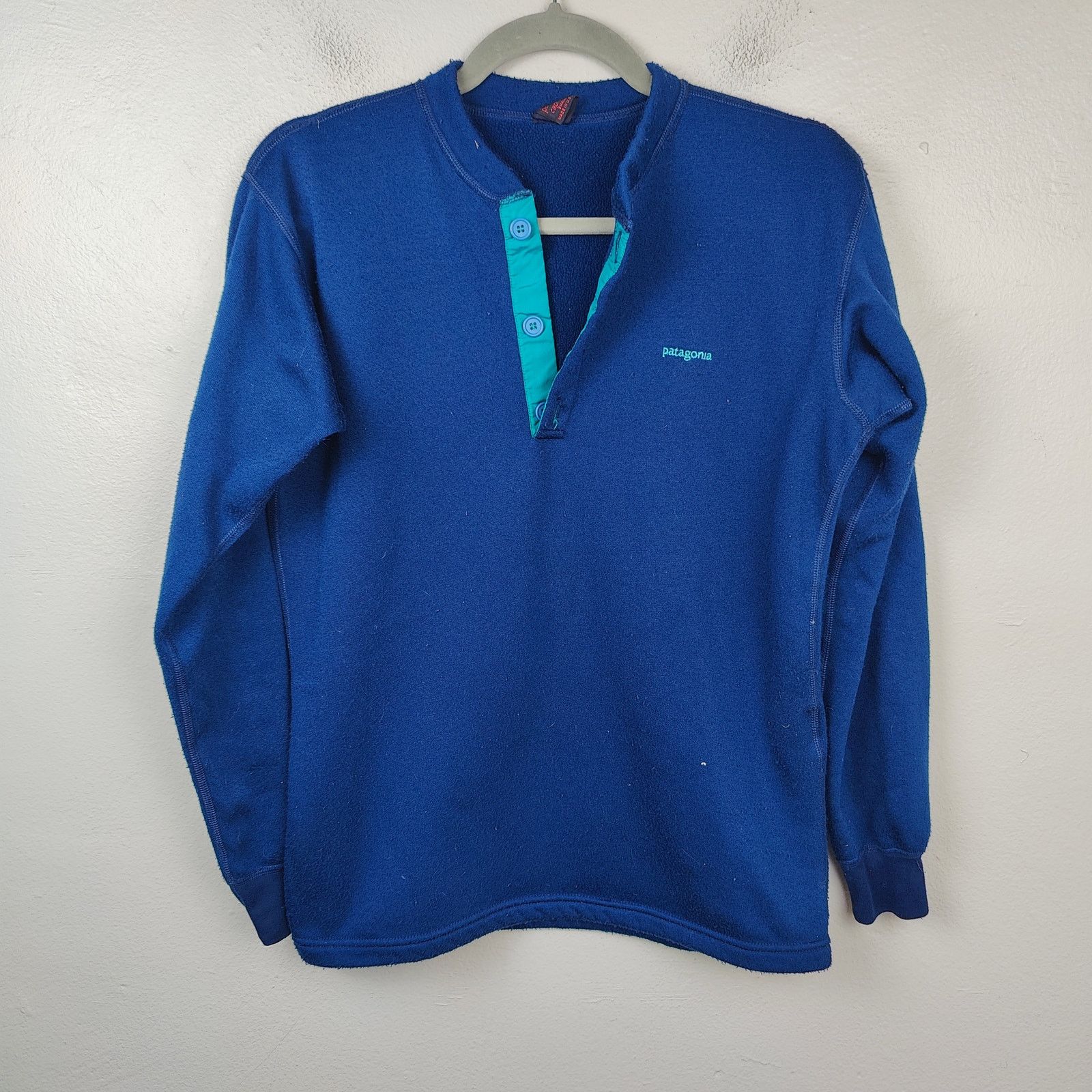 Patagonia Vintage Patagonia Capilene Henley Shirt Mens Small Blue Size US S / EU 44-46 / 1 - 1 Thumbnail