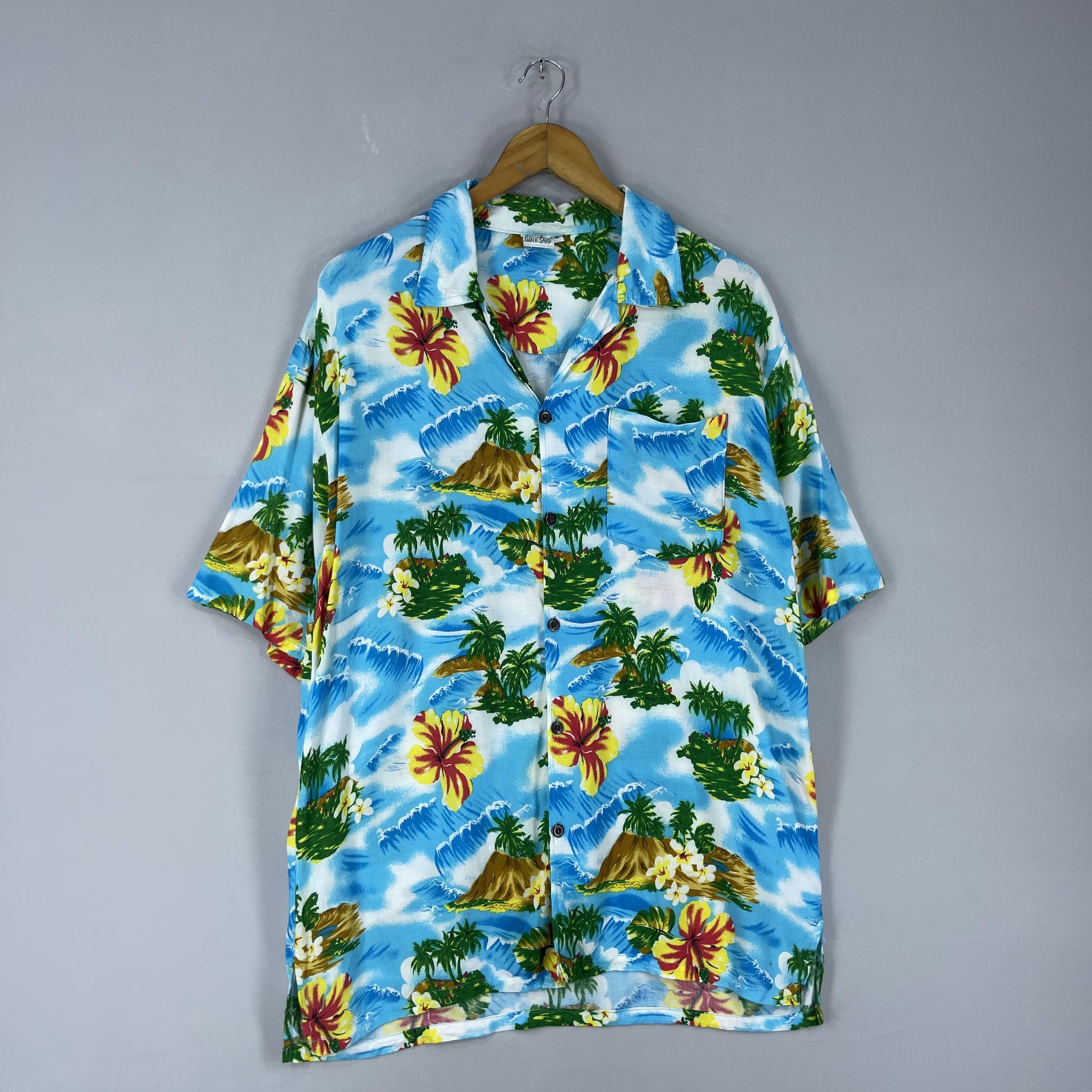 Vintage Vintage Hawaiian Island Beach Surfing Motive Rayon Shirt Size US M / EU 48-50 / 2 - 4 Thumbnail