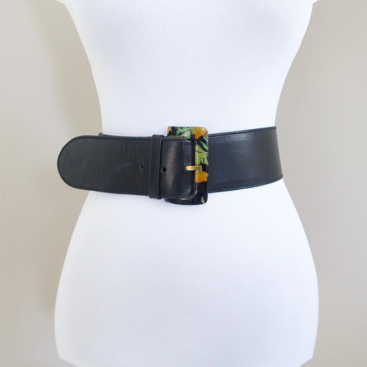 Gucci Vintage Gucci 80’s floral buckle wide leather waist belt Size ONE SIZE - 1 Thumbnail