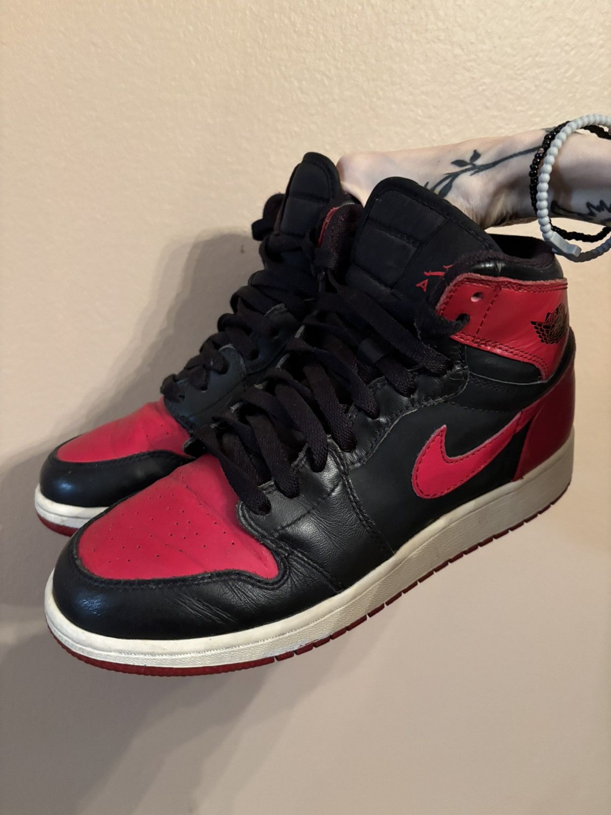 Jordan Brand × Nike × Vintage Air Jordan 1 High Retro GS ‘Chicago Bulls’ 2009 Size US 6 / EU 39 - 6 Thumbnail