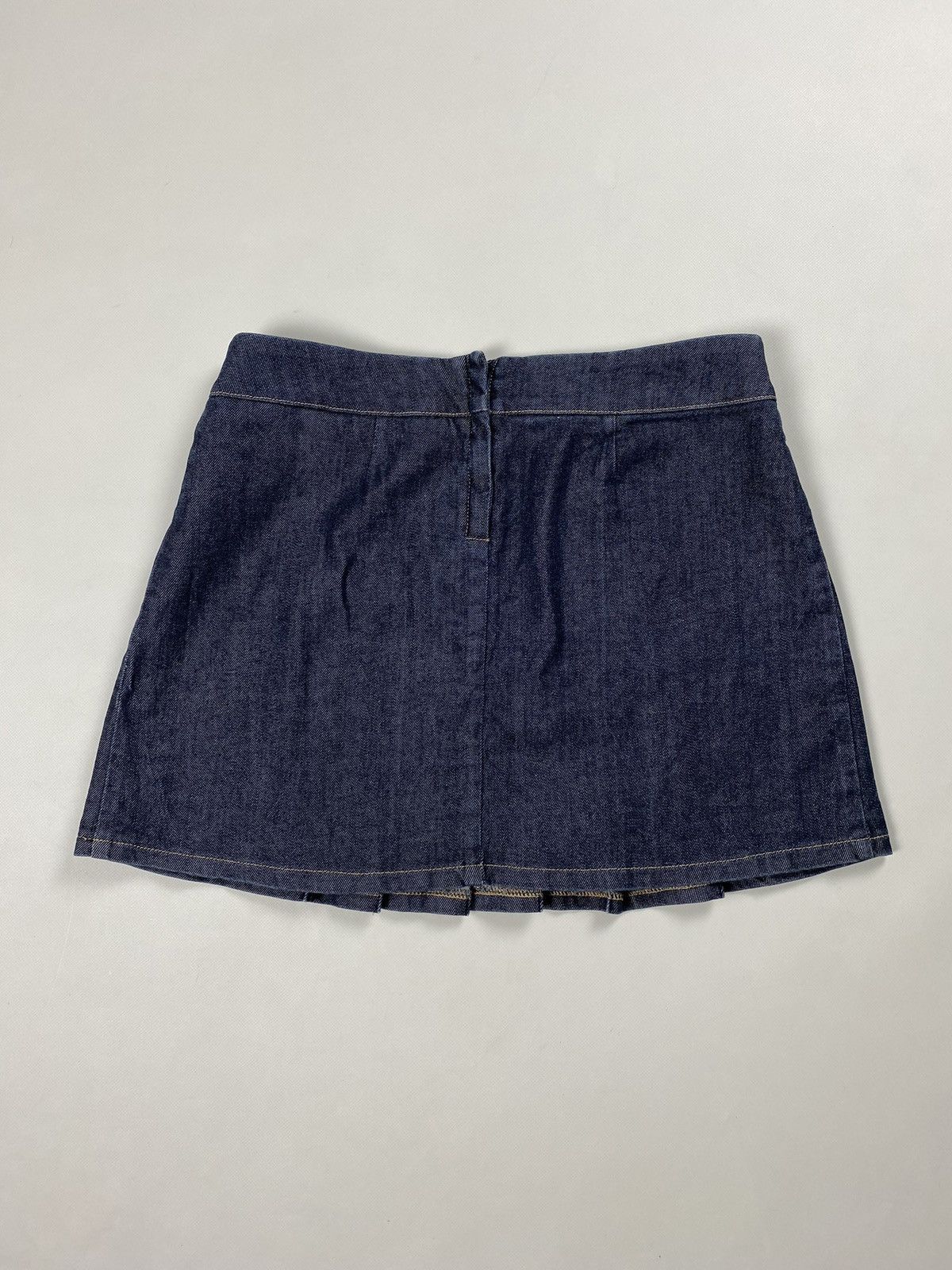Burberry × Vintage Burberry London vintage Y2K denim mini skirt size US 10 Size 32" / US 10 / IT 46 - 13 Thumbnail