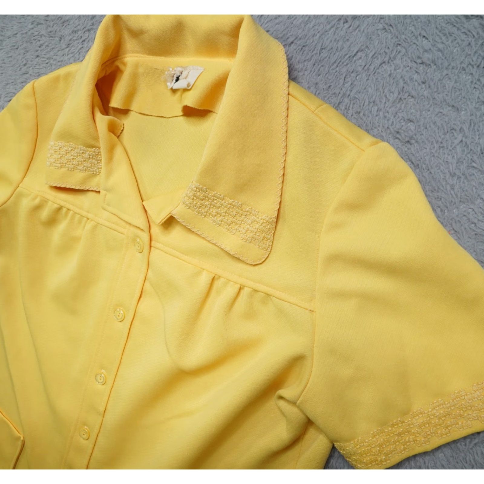 Vintage VINTAGE Marty Gutmacher Shirt Womens L Yellow 1960s Mod GoGo Short Sleeve Yellow Shirt Womens L 1960s Size L / US 10 / IT 46 - 2 Thumbnail