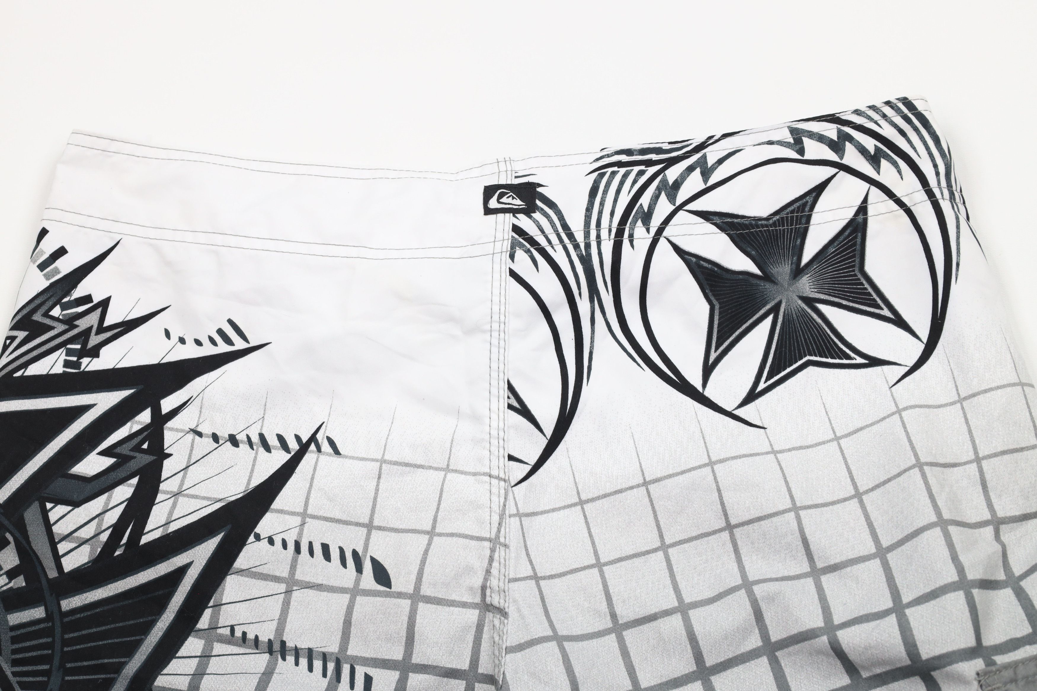 Quiksilver × Vintage Vintage Quiksilver Surfing Iron Cross Tribal UFC MMA Shorts Size US 38 / EU 54 - 10 Thumbnail