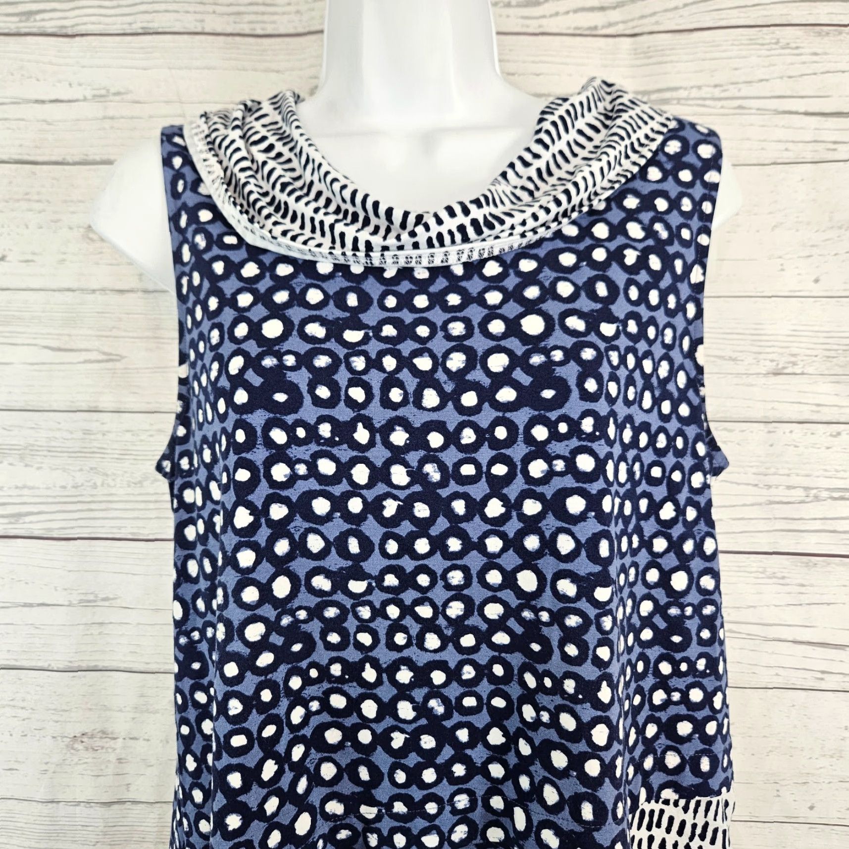 Habitat Habitat Womens Top Sleeveless Blue White Asymmetrical Hem Rayon Small Shirt Womens Adults Small Blue White Sleeveless Rayon Spandex Habitat Size S / US 4 / IT 40 - 3 Thumbnail