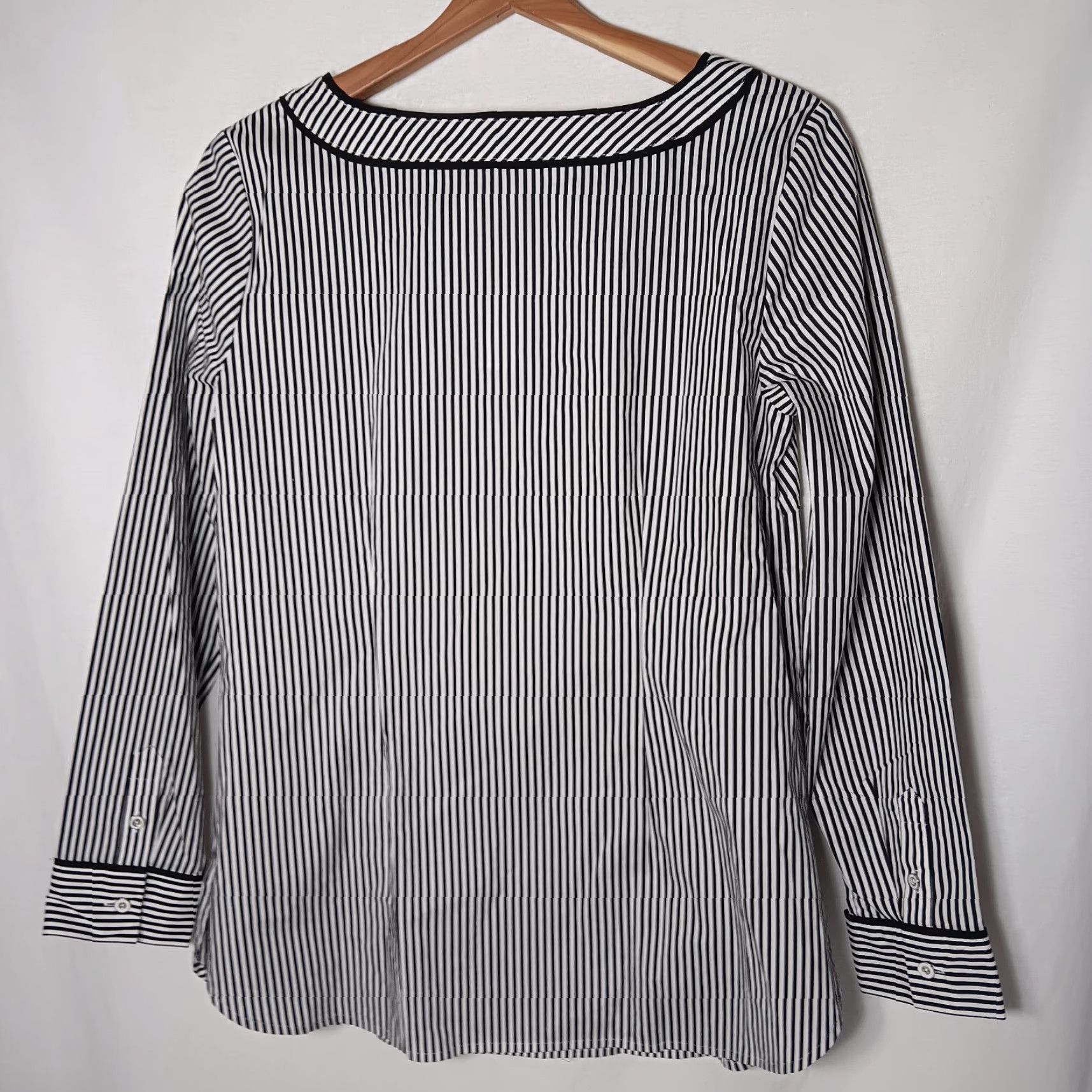 Talbots VINTAGE Talbots Women's Blouse Pullover Size Small Black White Striped Cotton Classic Fitted Sleeve Zipper Size S / US 4 / IT 40 - 2 Thumbnail
