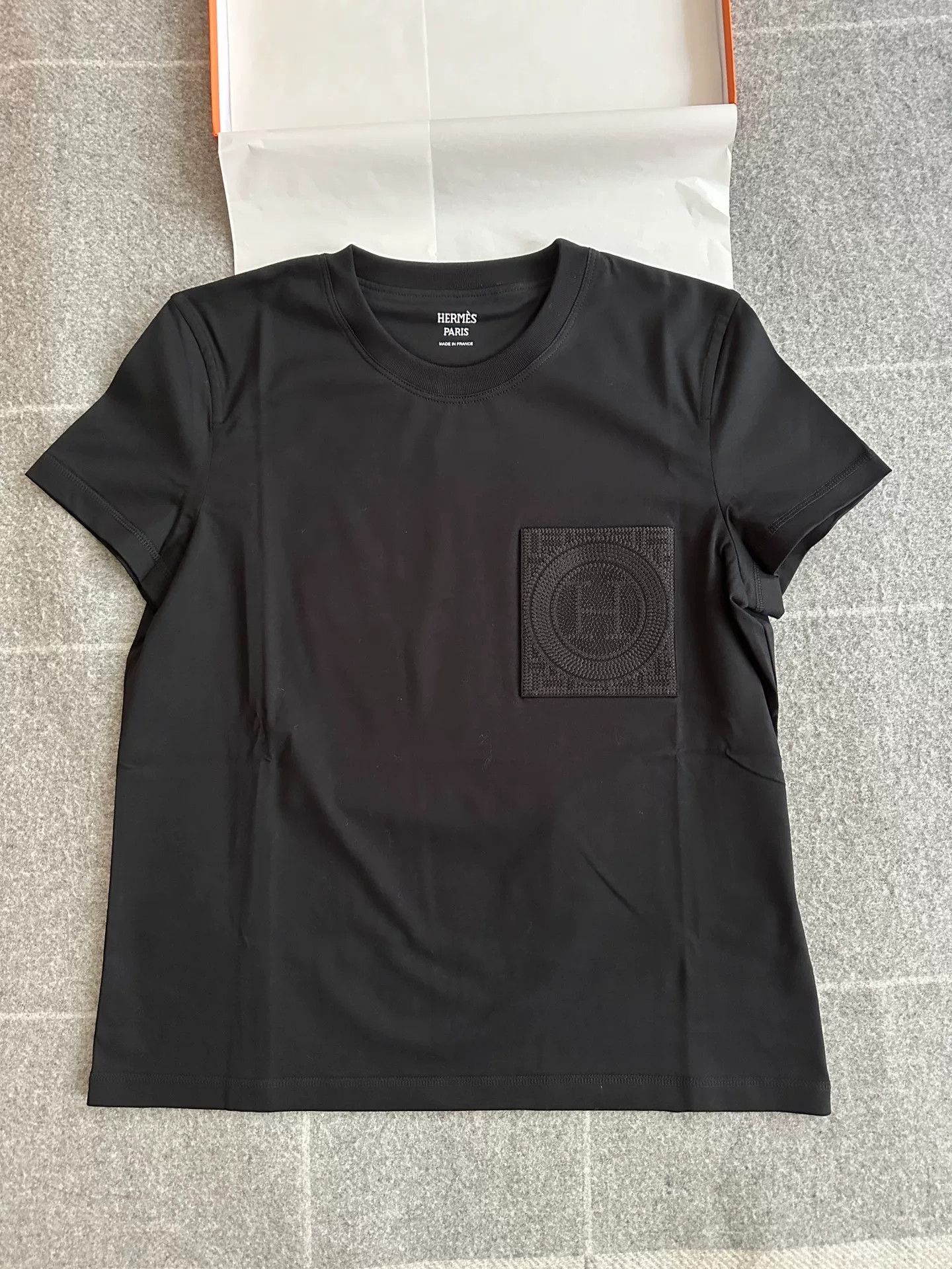 Hermes Hermes Women's Black Short Sleeve T-shirt Size US L / EU 52-54 / 3 - 1 Thumbnail