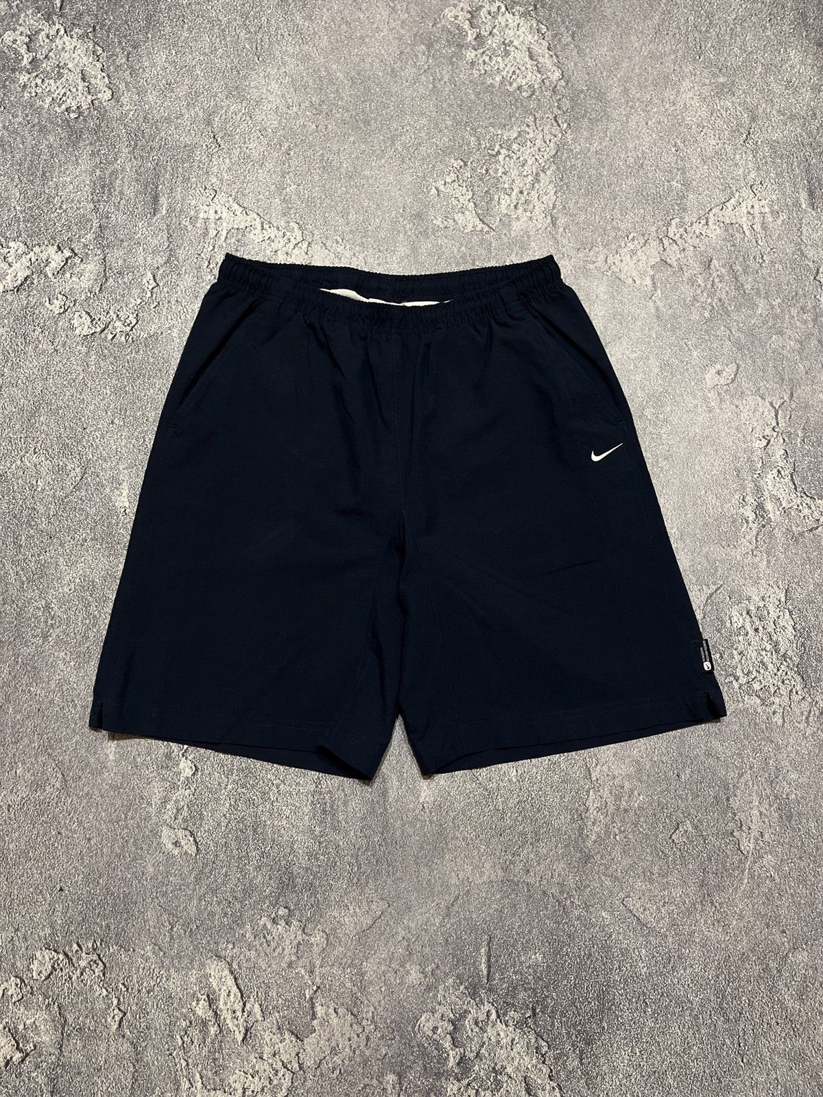Nike × Vintage Vintage Navy Nike Shorts Size US 33 - 2 Thumbnail