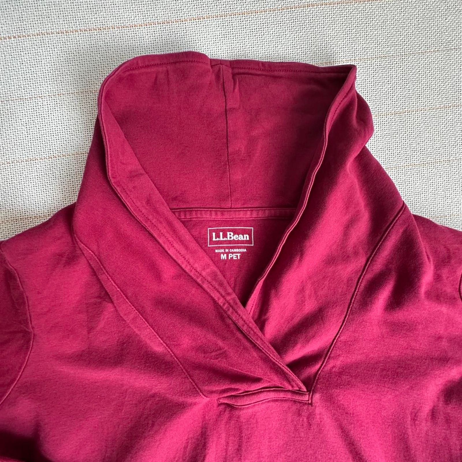 L.L. Bean L.L.Bean Long Sleeve V Neck Pullover Shirt Purple Petite Size M / US 6-8 / IT 42-44 - 2 Thumbnail