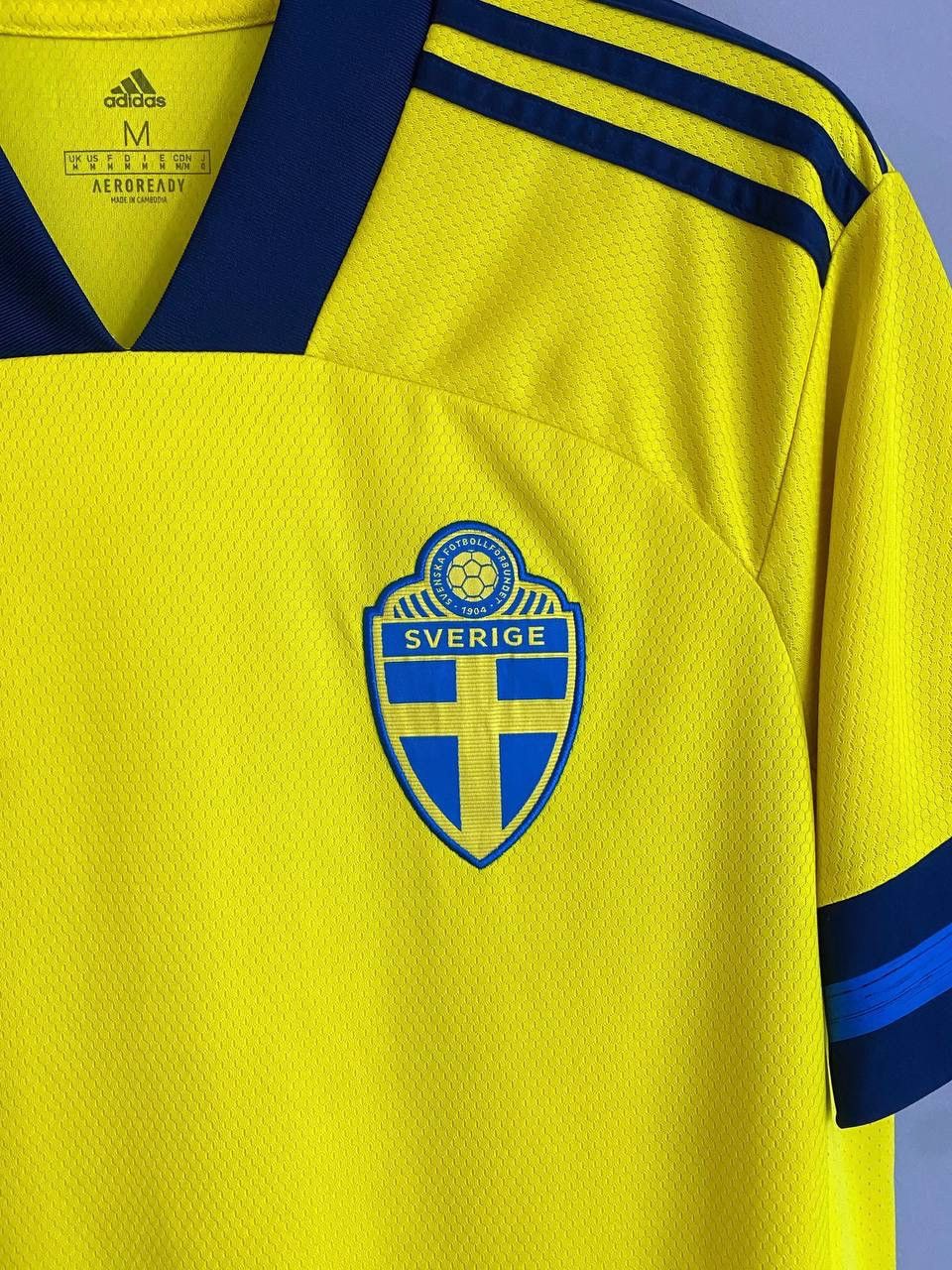 Adidas Sweden National Football Team 2021/22 Home Soccer Jersey, M Size US M / EU 48-50 / 2 - 5 Thumbnail
