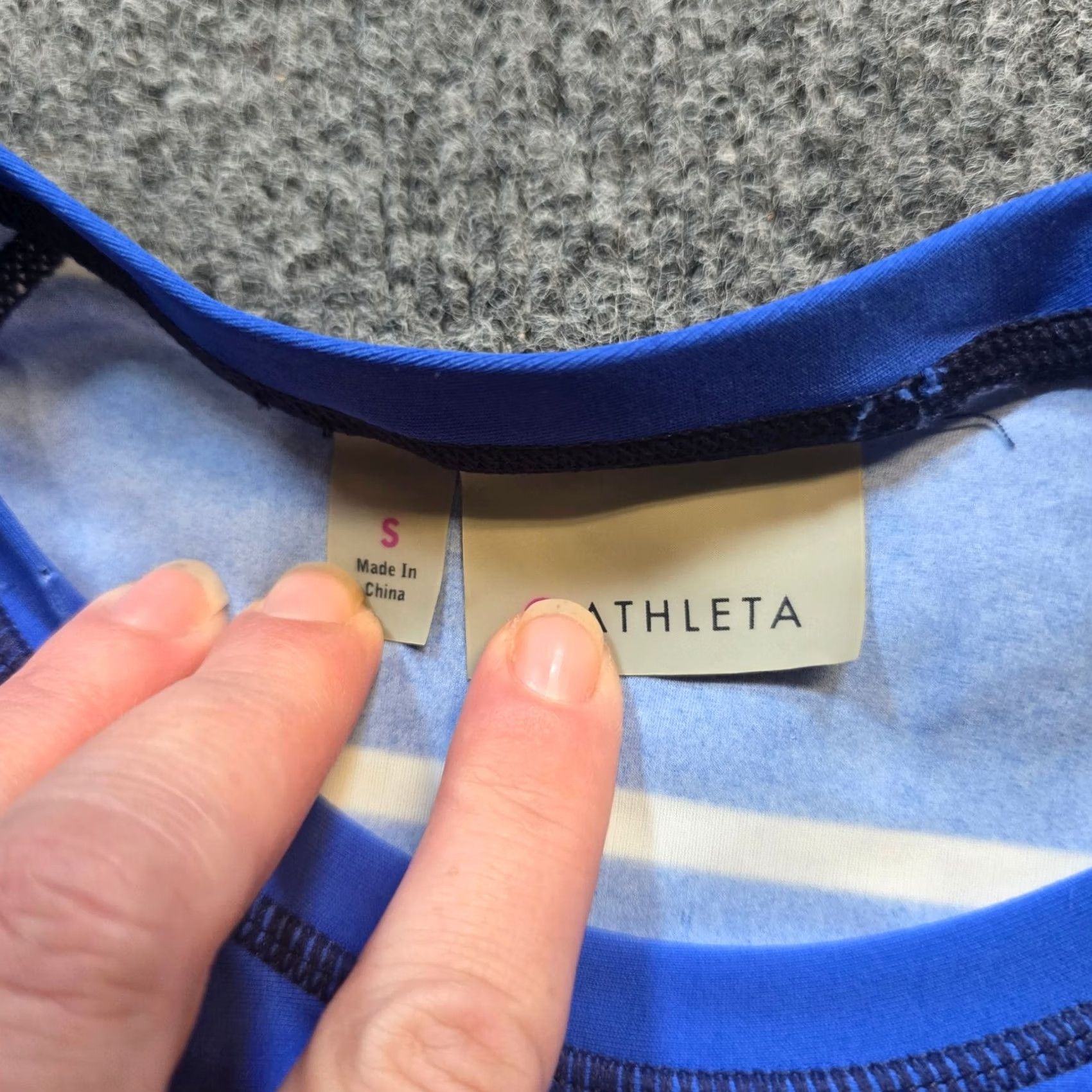 Athleta Athleta Top Womens Small Blue White Striped Nylon Stretch Performance Workout Shirt Blouse Knit Dressy? Size S / US 4 / IT 40 - 3 Thumbnail