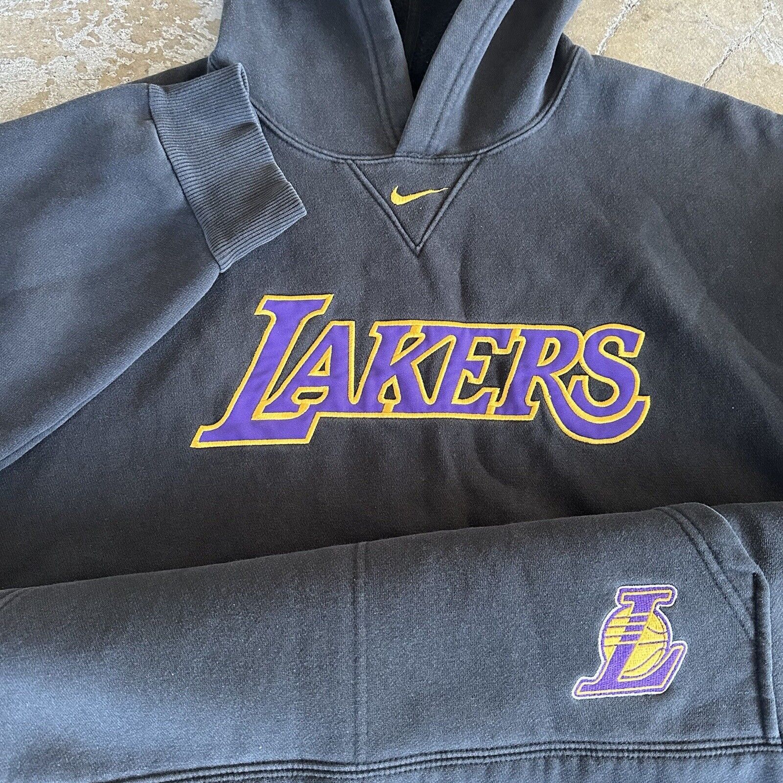 NBA × Nike Vintage Nike Los Angeles Lakers Black Center Check Hoodie Size US XL / EU 56 / 4 - 1 Thumbnail