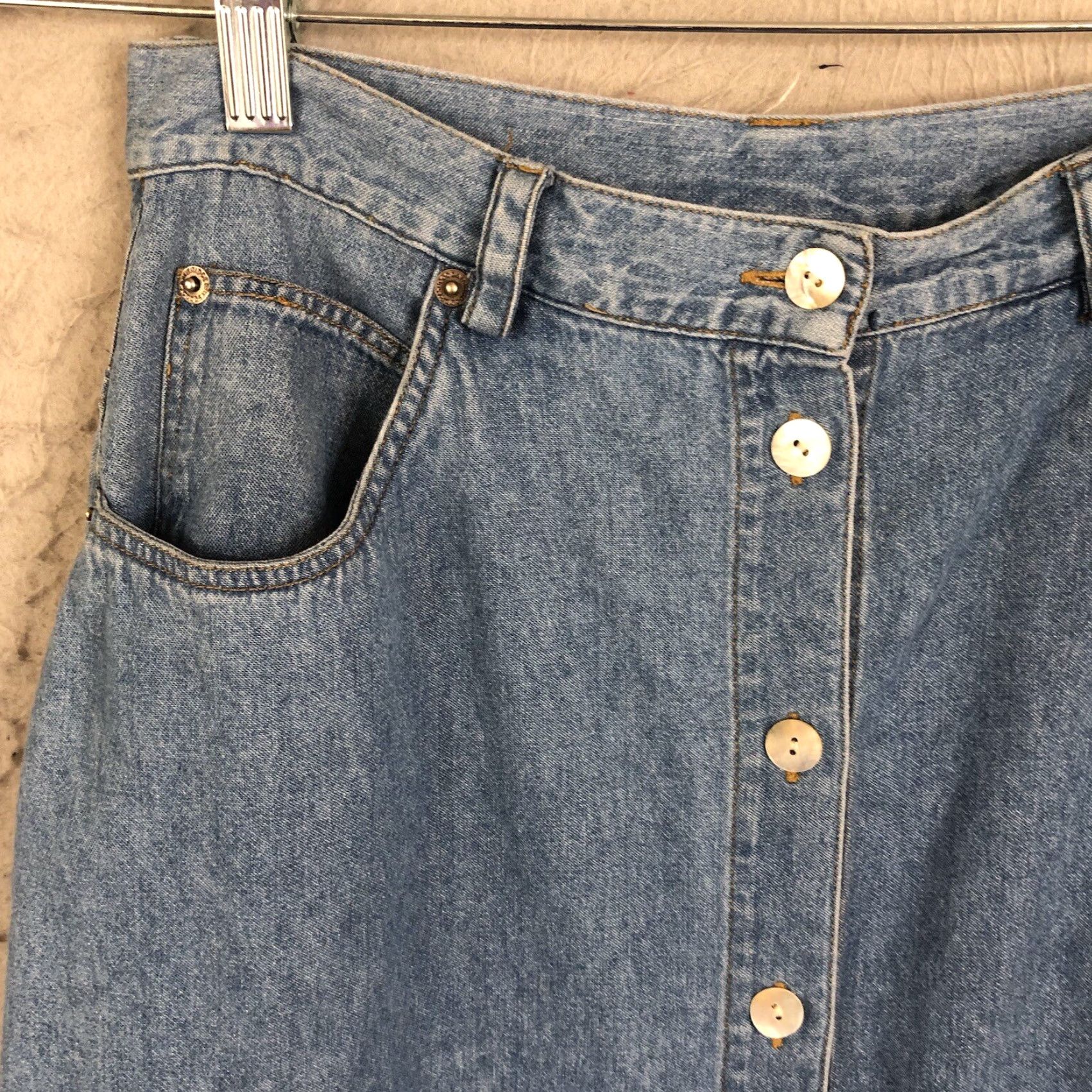Vintage VINTAGE Cambridge Dry Goods Jean Skirt Womens 10 Blue Denim Button Front Modest 90s Bohemian Southwestern Maxi Pockets Womens Size 32" / US 10 / IT 46 - 6 Thumbnail