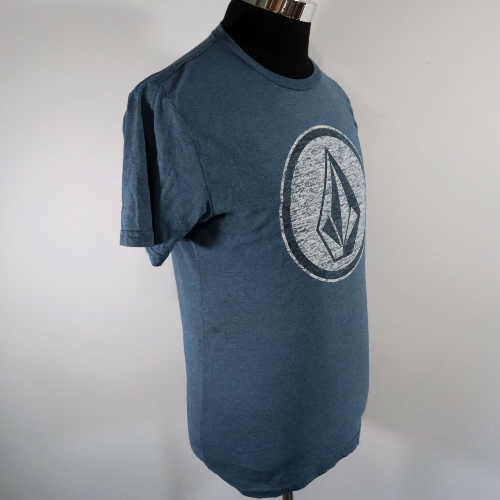 Volcom Volcom T-Shirt Mens Small Casual Crew Neck Center Logo Tee Blue Short Sleeve Size US S / EU 44-46 / 1 - 4 Thumbnail