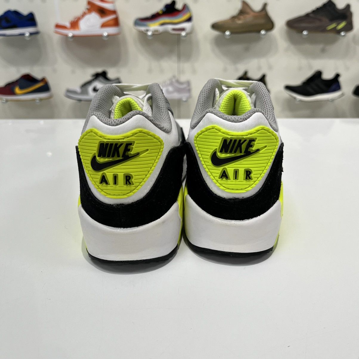 Nike Nike Air Max 90 OG Volt (GS) Size US 5 / EU 37 - 4 Thumbnail
