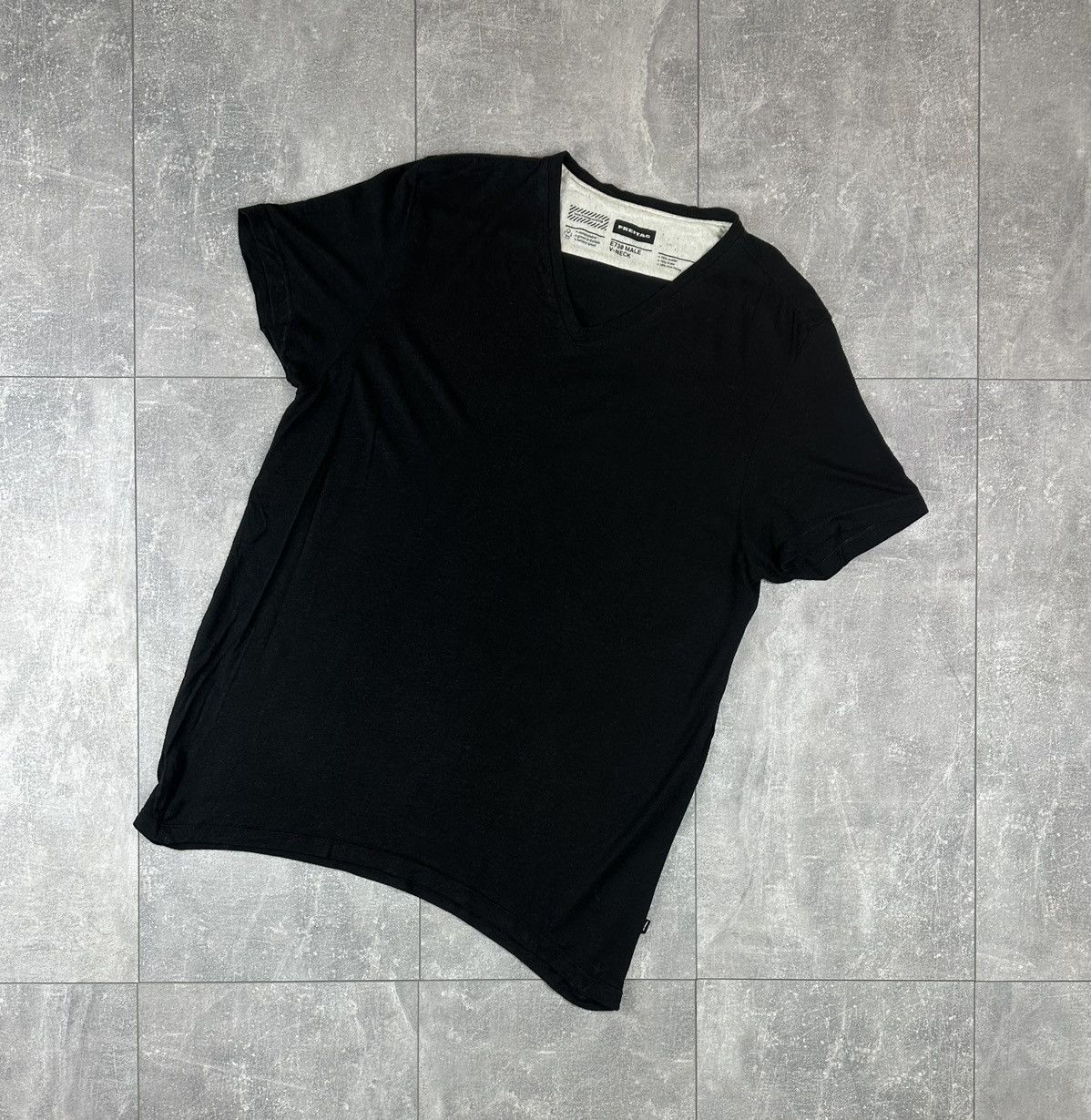 Freitag Freitag E730 Male V-Neck Black T-Shirt Size US L / EU 52-54 / 3 - 1 Thumbnail