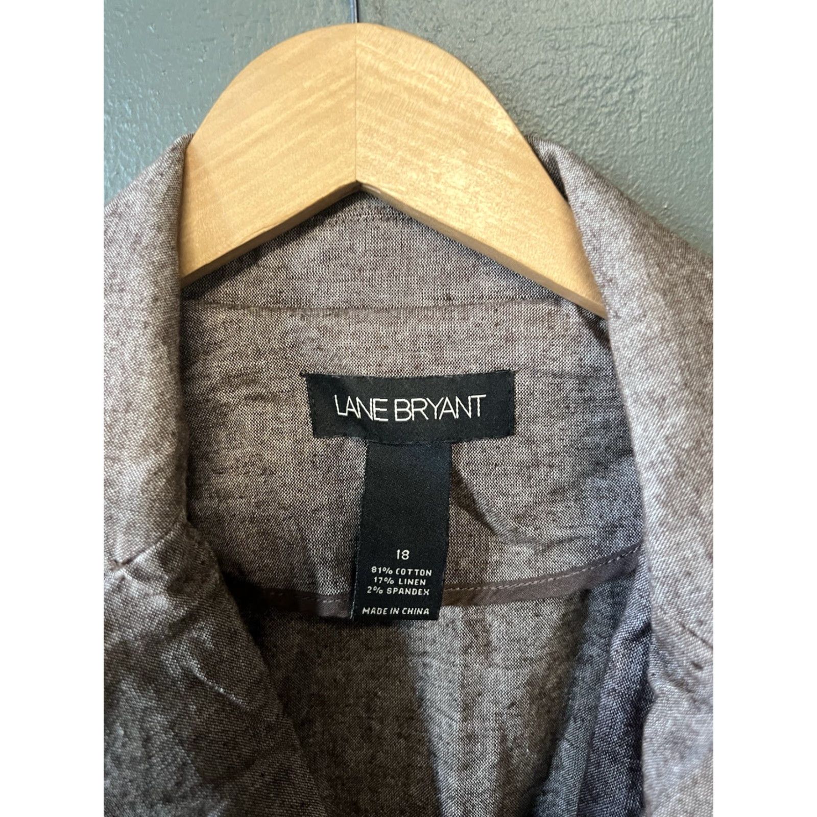 Vintage Lane Bryant Brown Linen Short Sleeve Button-Up Womens 18 Plus Shirt Indicates 18 Plus Size Womens Brown Linen short sleeve button-up from Lane Bryant Size 40" / US 18 - 3 Thumbnail