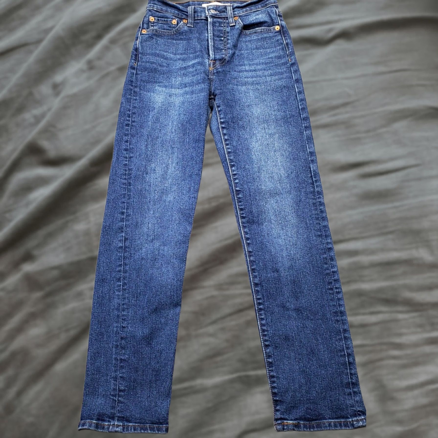 Levi's Levi's Jeans Women's 24x28 Blue Denim Pockets Red Tab Wedgie Straight Button Fly Jeans Womens Size 24 26.25" Inseam 36" Outseam 5-Pocket Design Size 42" / US 20 - 1 Thumbnail