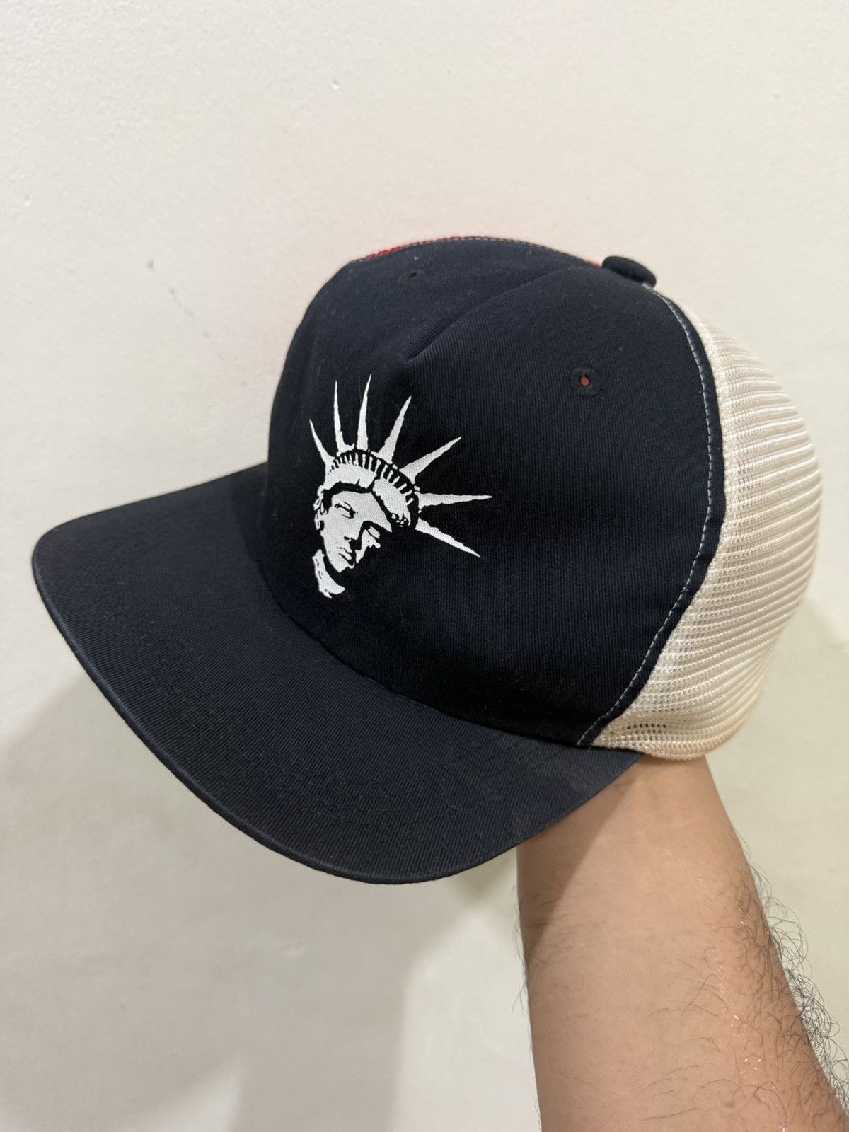 VTG ANTICLASS The Death of Statue Trucker Hat