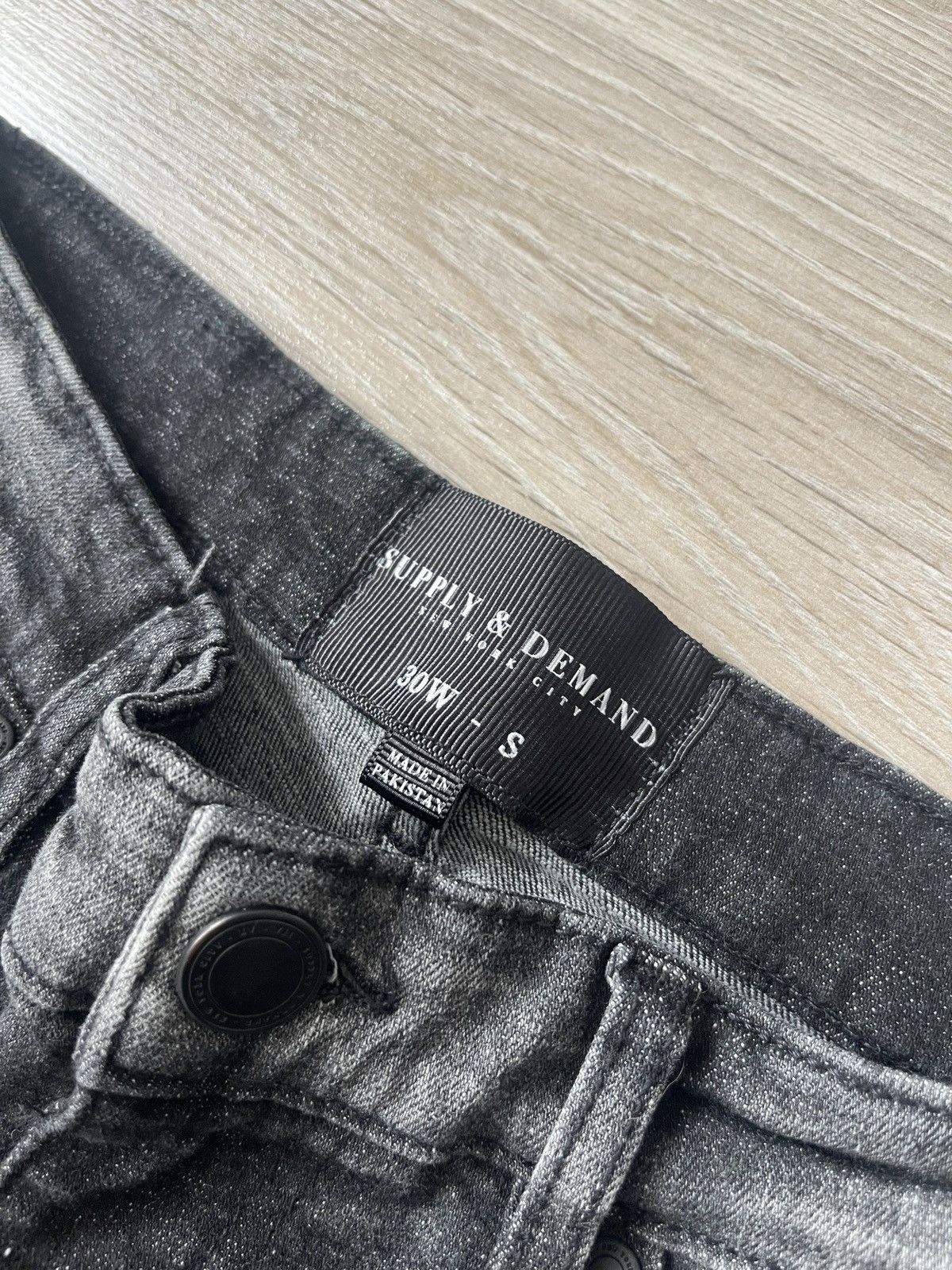 Supply & Demand Supply & Demand NYC Distressed Paint Splatter Jeans W30 Size US 30 / EU 46 - 3 Thumbnail