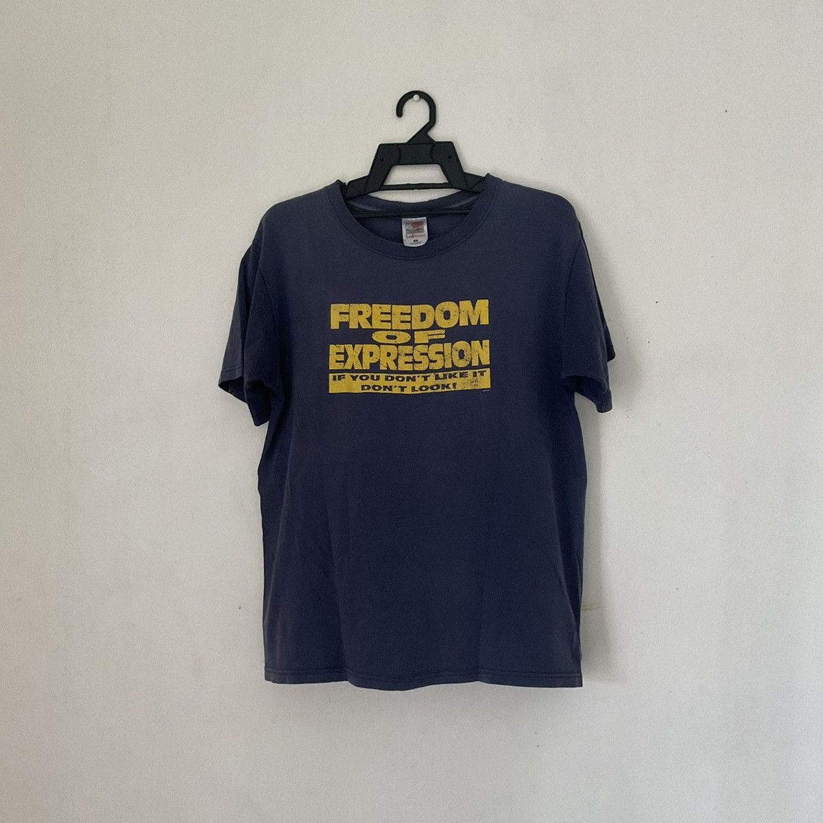 Fruit Of The Loom Vintage 90s FOTL Freedom of Expression Distressed Collar Tee Size US M / EU 48-50 / 2 - 1 Thumbnail