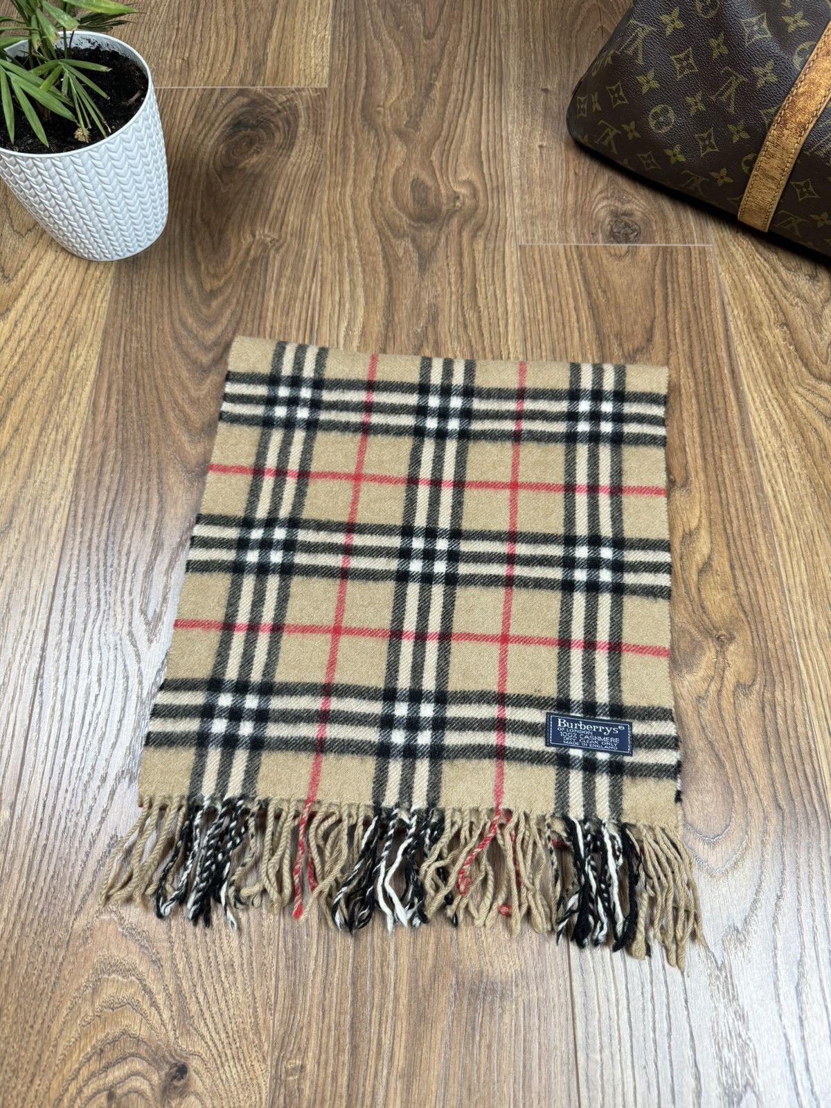 Burberry Vintage cashmere scarf Burberry’s 90s original luxury item Size ONE SIZE - 1 Thumbnail