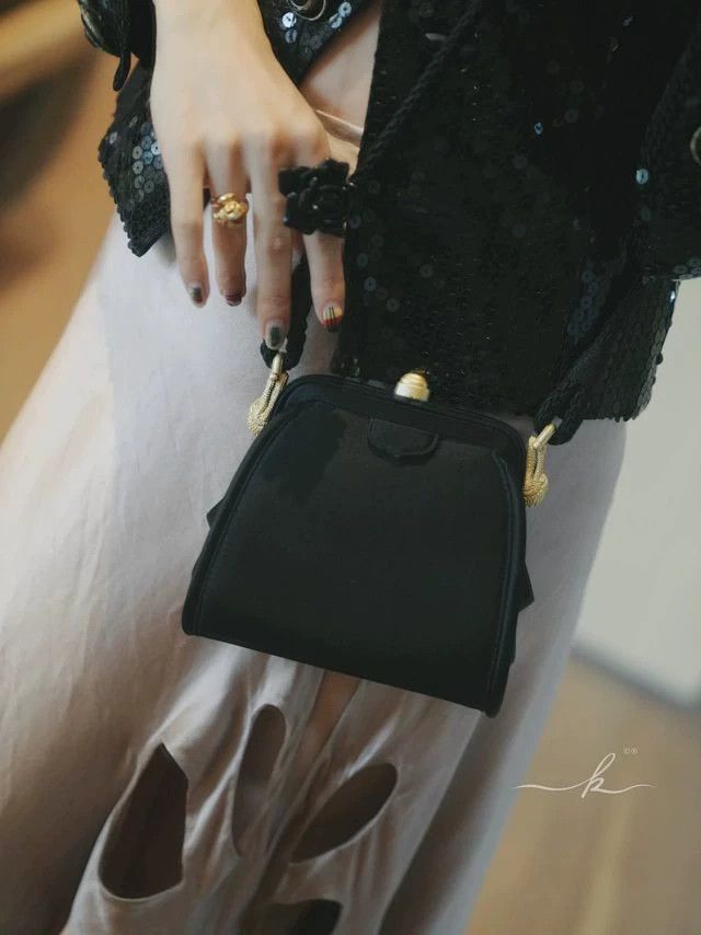 Other BKC Crocodile Satin Mini Crossbody Bag Size ONE SIZE - 6 Thumbnail