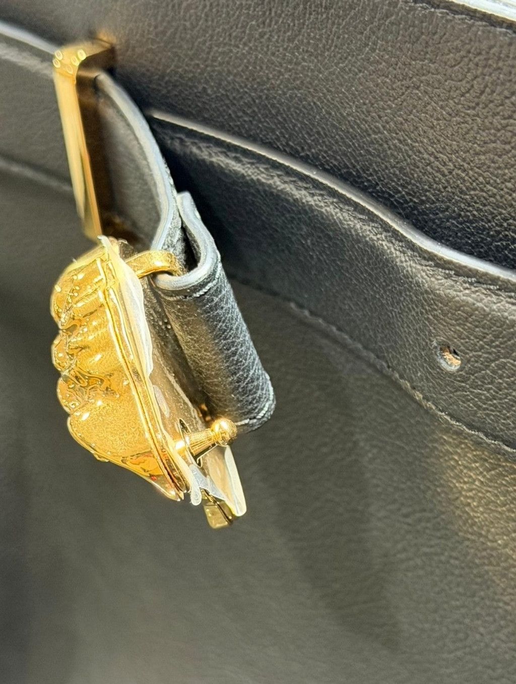 Versace Versace Medusa Large Tote Bag Black Leather Gold Hardware To Size ONE SIZE - 12 Thumbnail