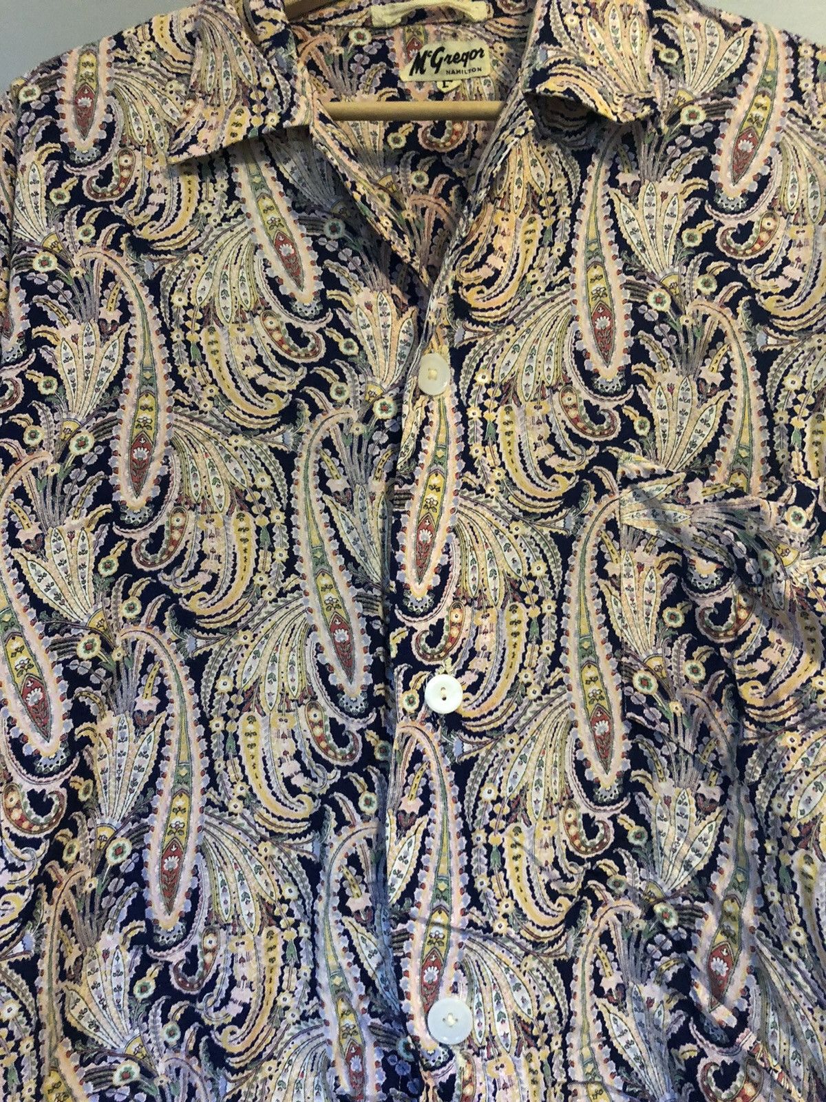 Vintage 1950s/1960s Mcgregor paisley rayon shadow Shirt Size L Size US L / EU 52-54 / 3 - 5 Thumbnail