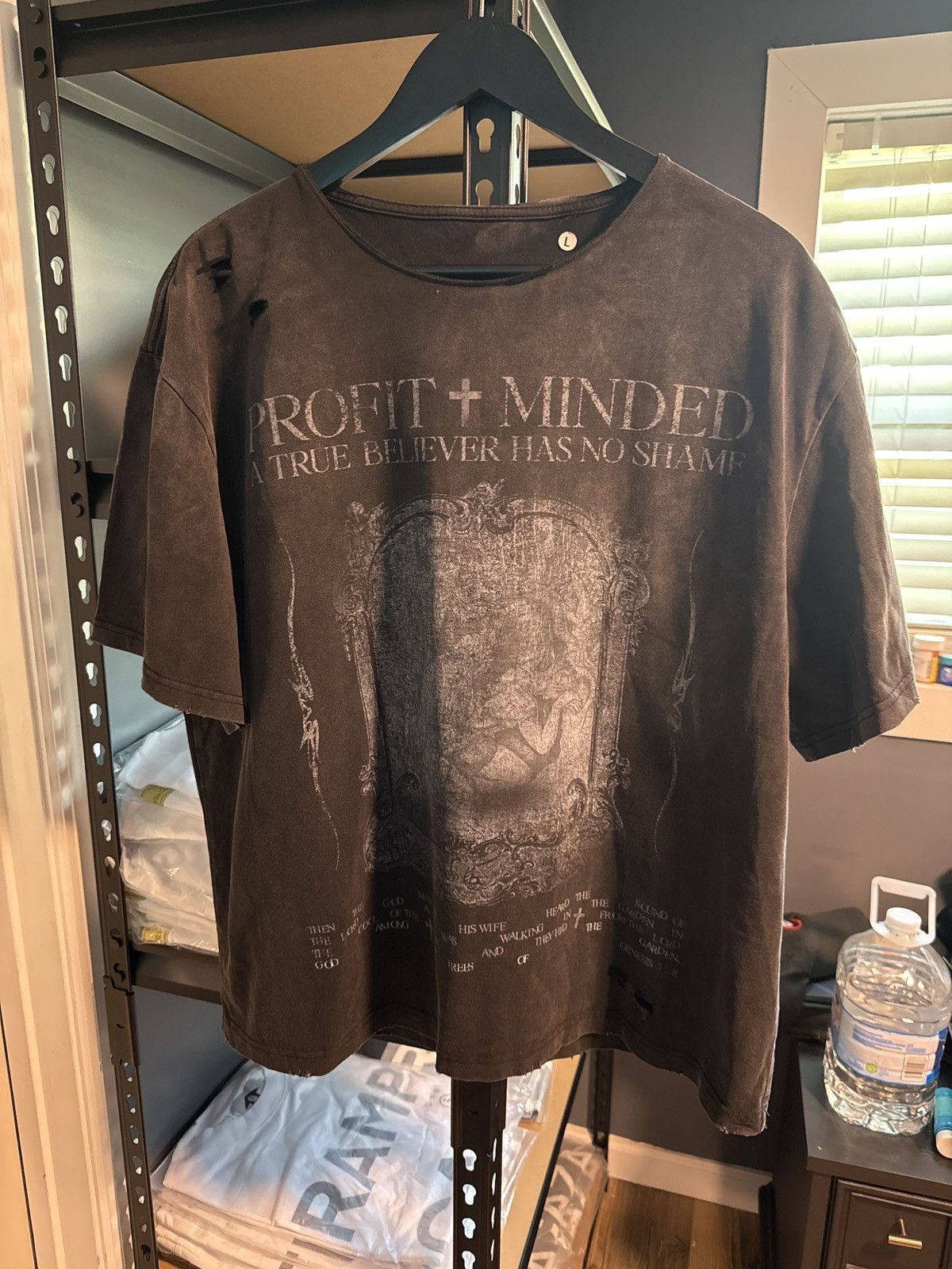 Other Distressed Graphic Tee Size US L / EU 52-54 / 3 - 1 Preview