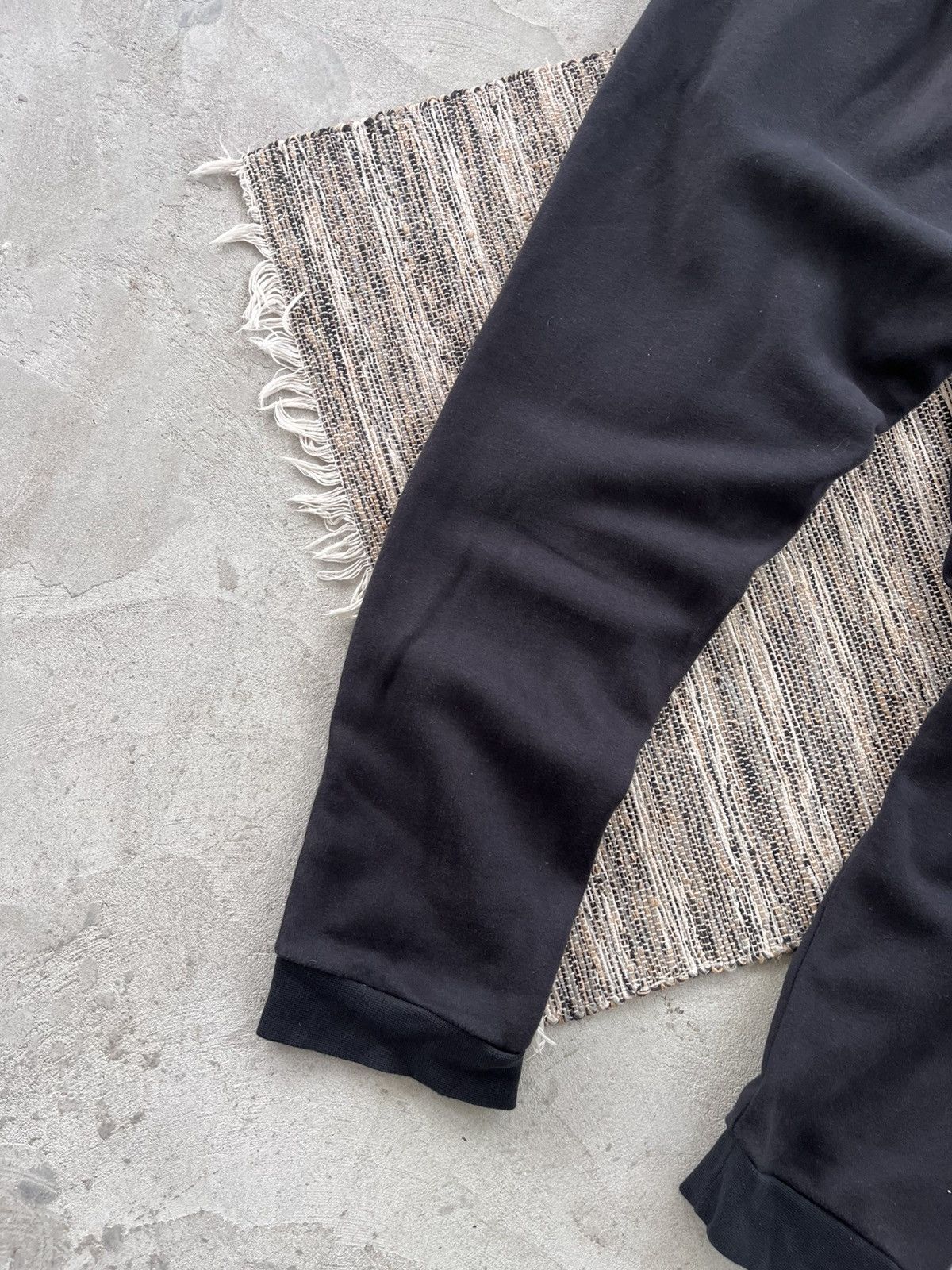Adidas Vintage Adidas Black Minimalistic sportswear Y2K Sweatpants Size US 34 / EU 50 - 9 Thumbnail