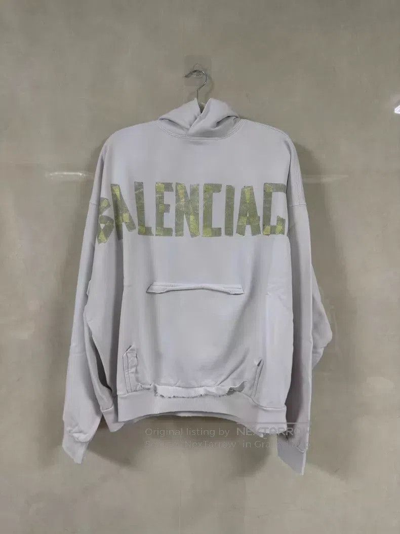 Balenciaga Balenciaga Hole Lettering Print Hooded Sweatshirt Size US S / EU 44-46 / 1 - 1 Thumbnail