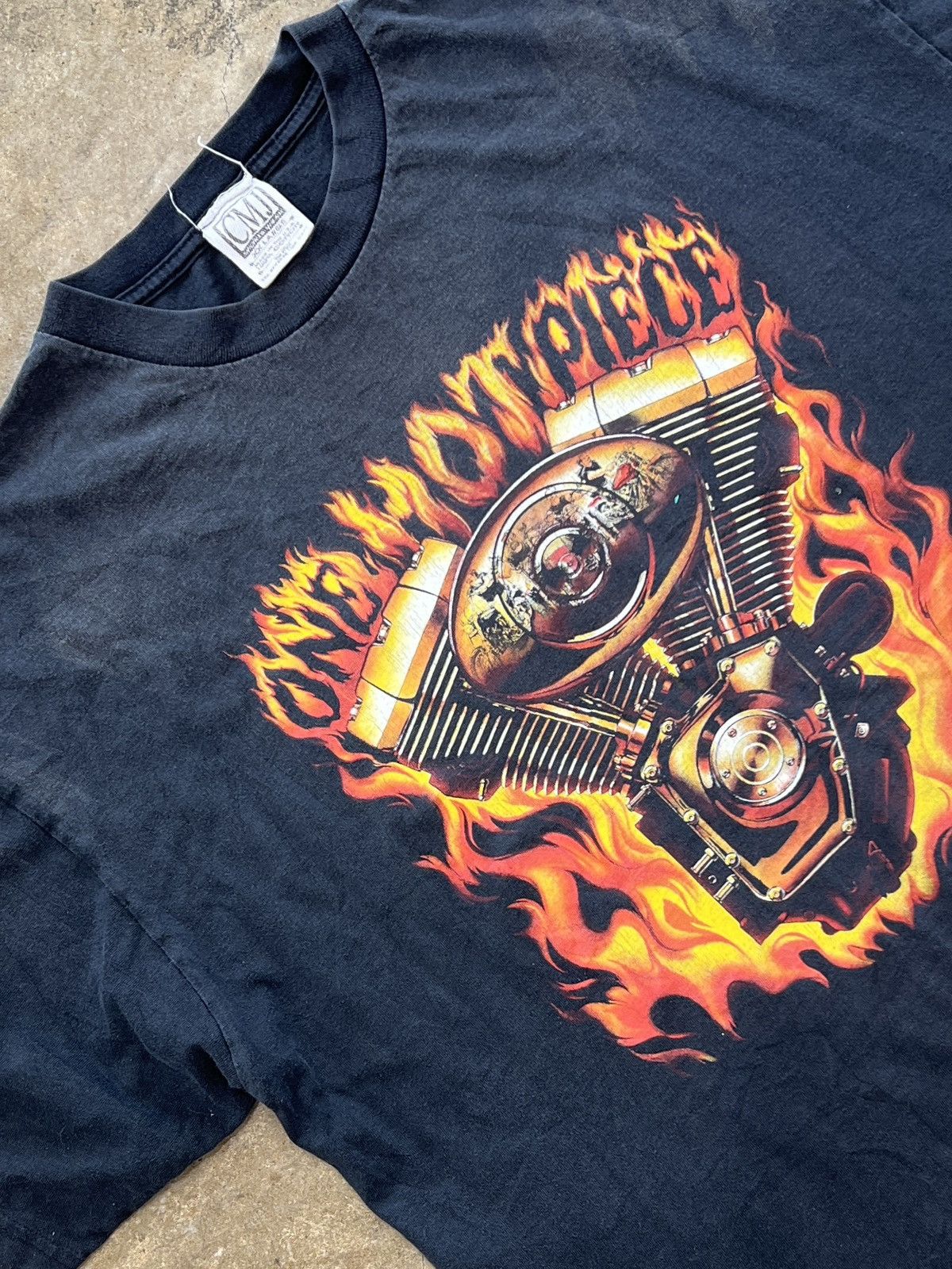 Harley Davidson Vintage 1999 One Hot Piece Motorcycle Engine Flame Tee XXL Size US XXL / EU 58 / 5 - 1 Thumbnail
