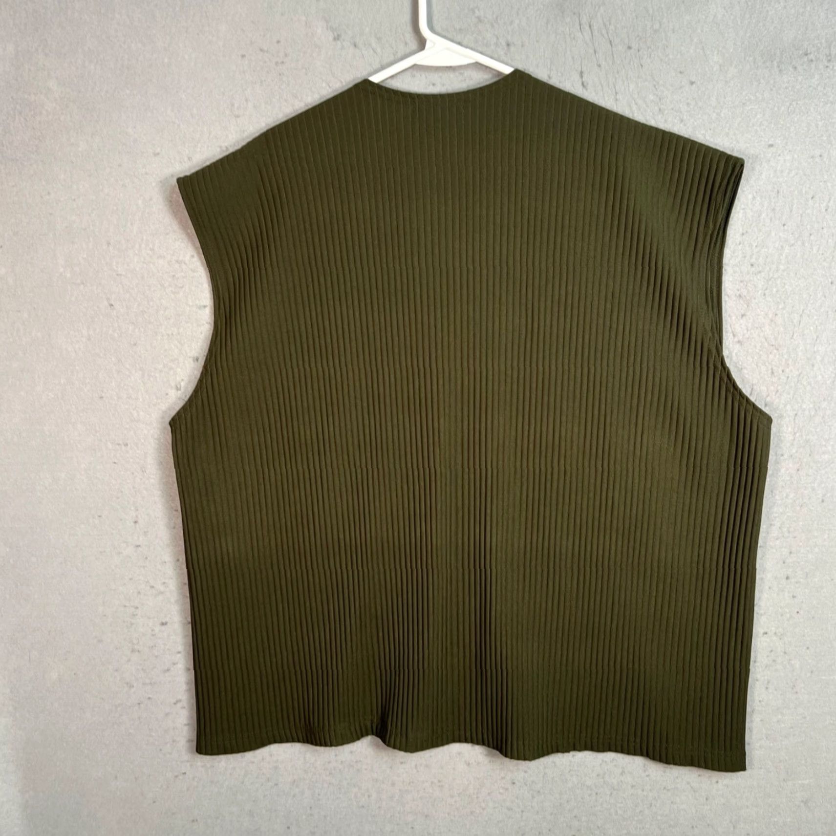 Olive VINTAGE 3.3 Field Trip Olive Green Ribbed Sleeveless Top One Size Polyester Spandex Women Adult Womens Sleeveless Round Neck Pullover Shirt 90s Event Size ONE SIZE - 2 Thumbnail