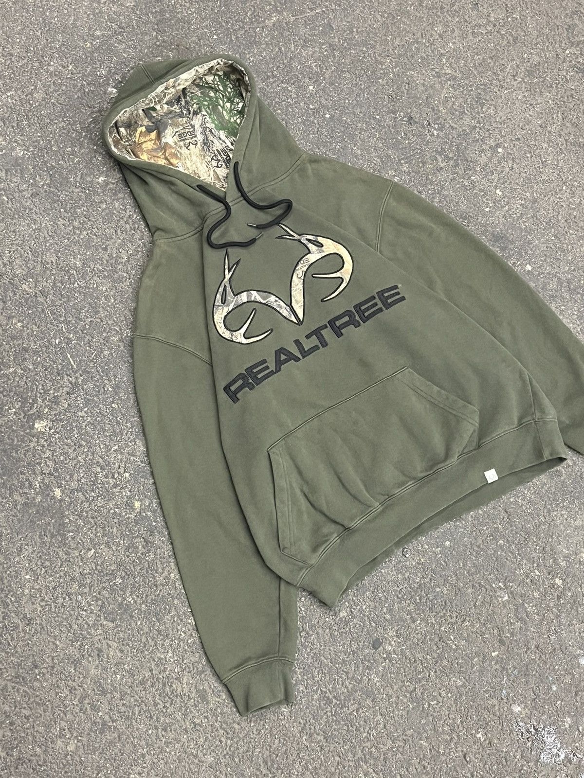 Realtree × Vintage Real tree camo vintage y2k earth tone streetwear hype skater Size US L / EU 52-54 / 3 - 2 Thumbnail